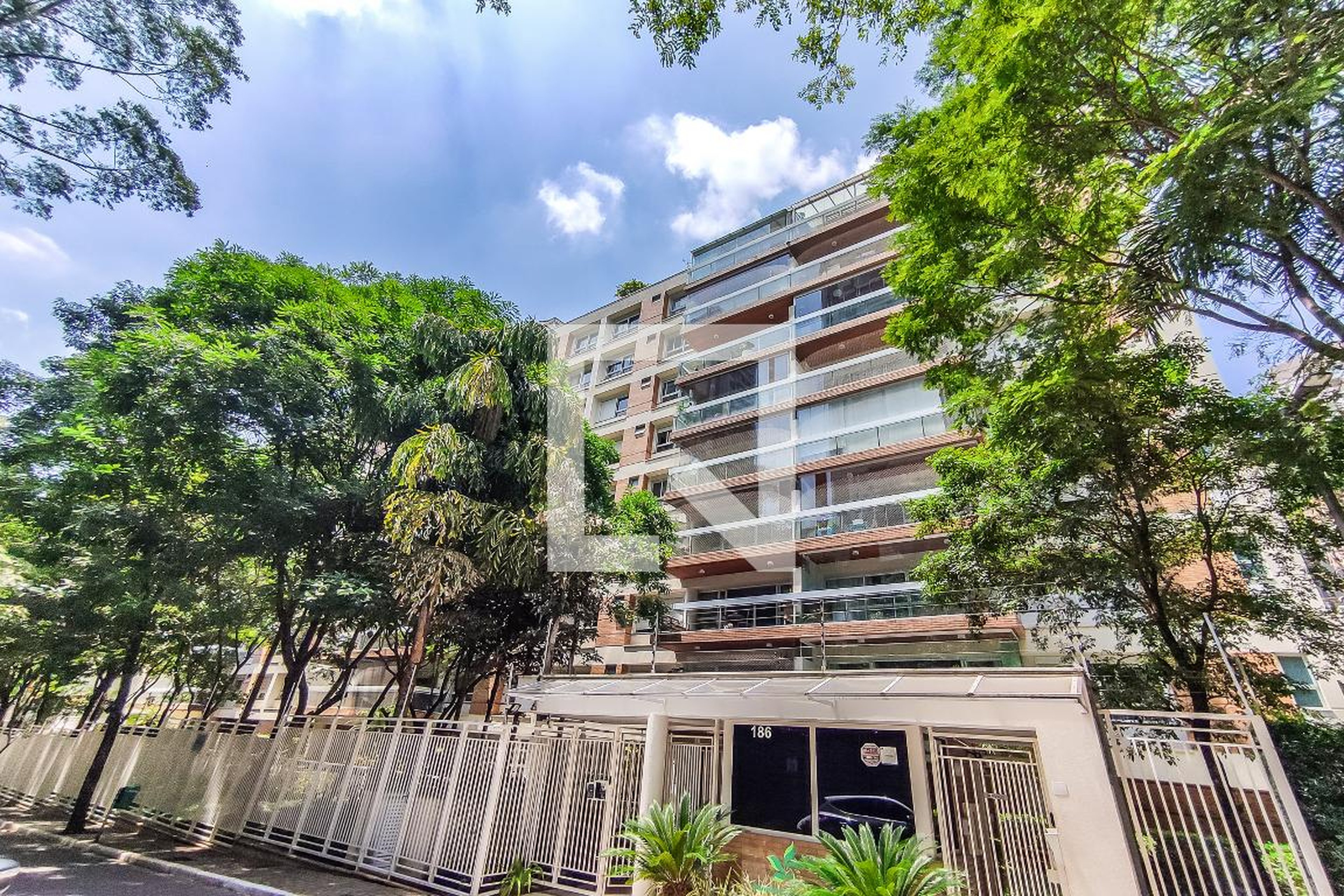 Fachada Condomínio Passeio de Itanhatim