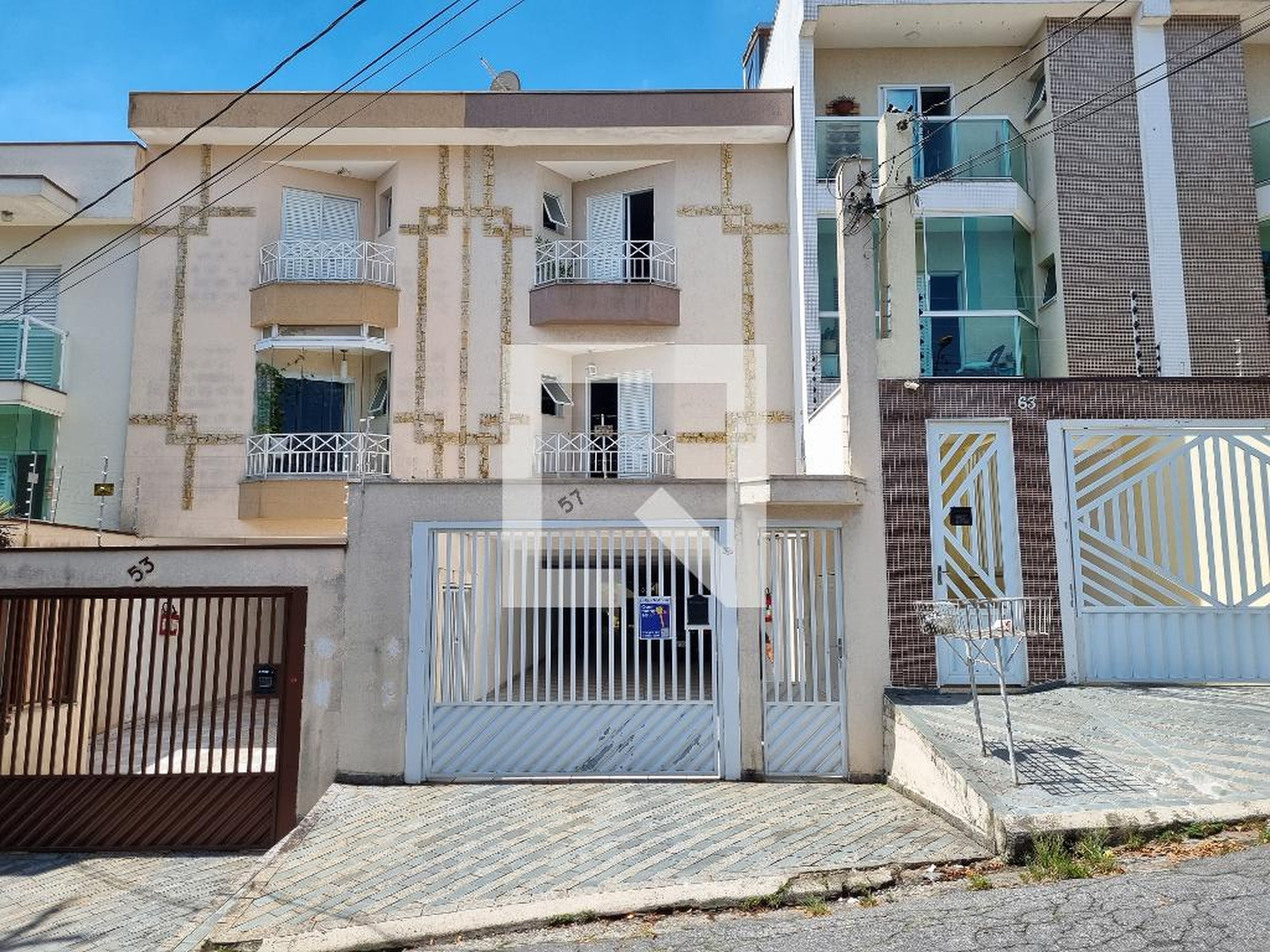 Fachada Condomínio em Rua Jovita, 57