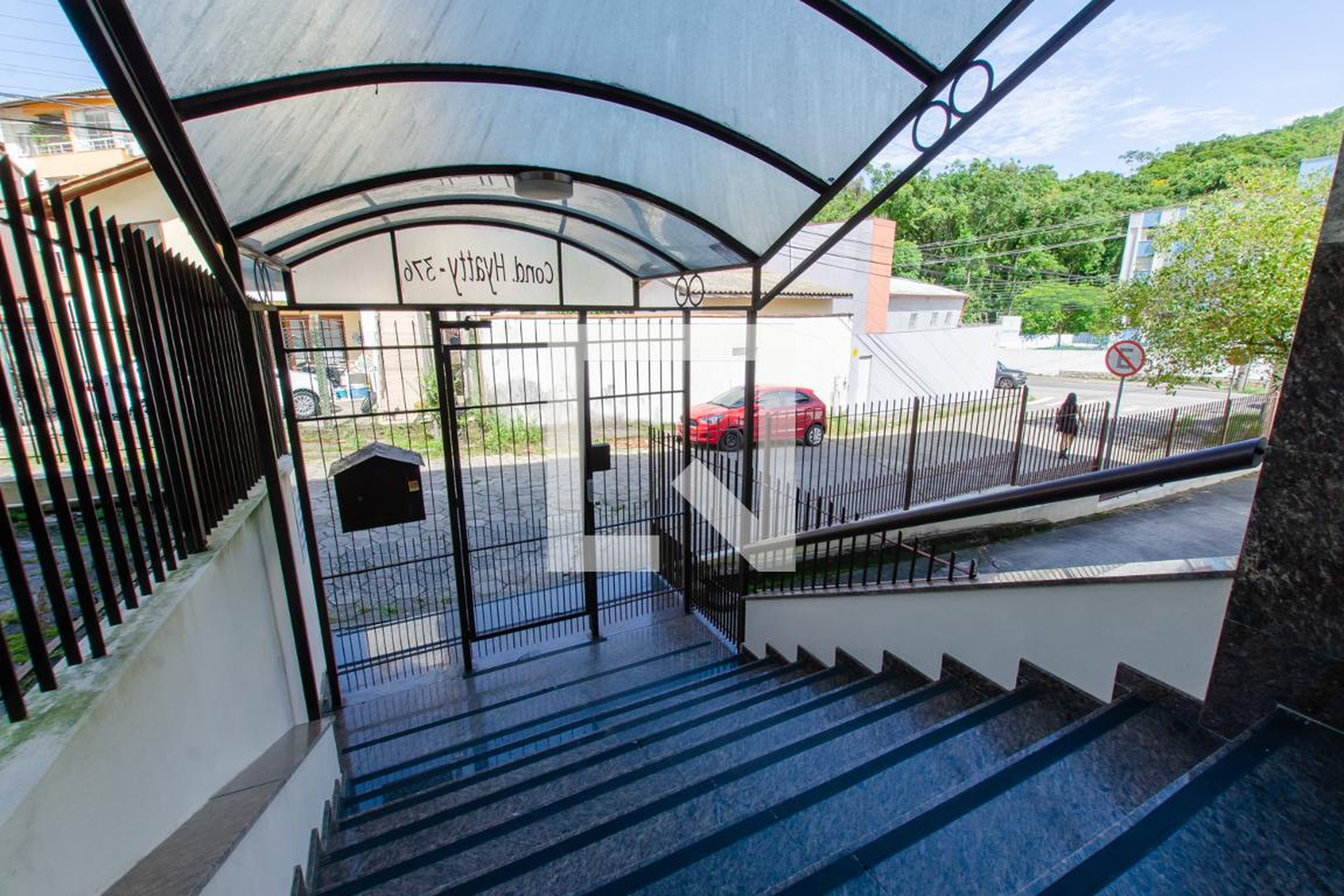 Entrada social - null