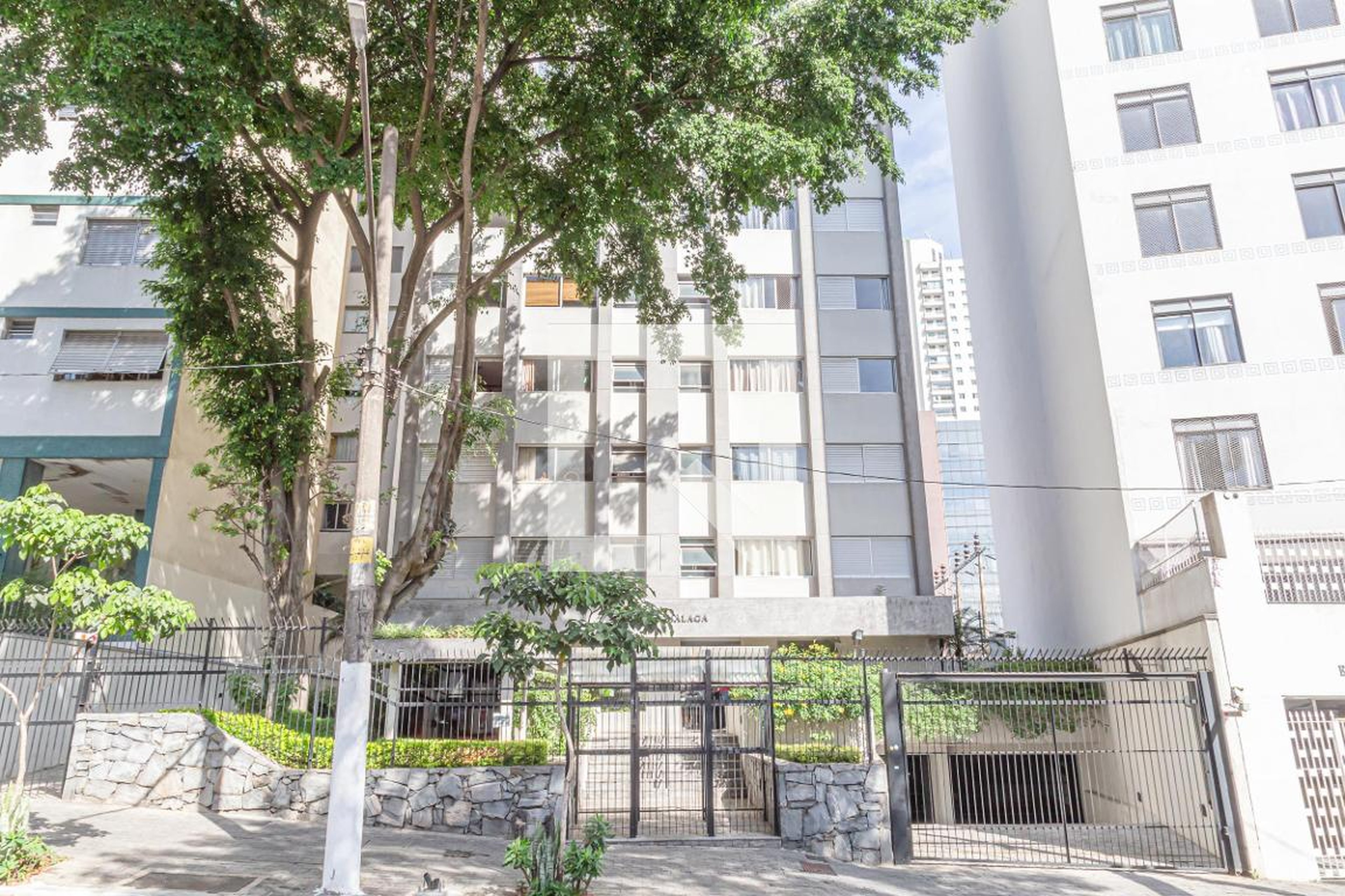 Fachada do Prédio Edifício Málaga - Frei Caneca