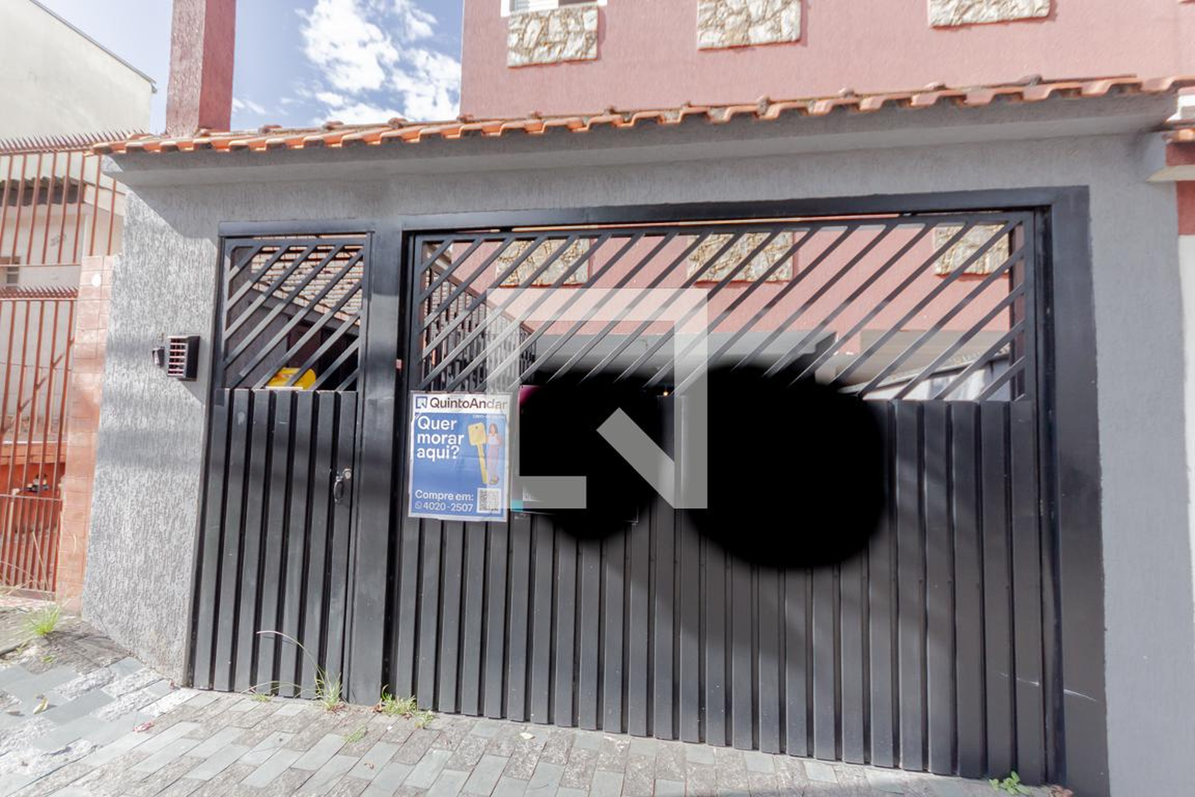 Fachada Condomínio em Rua Sidnei, 312