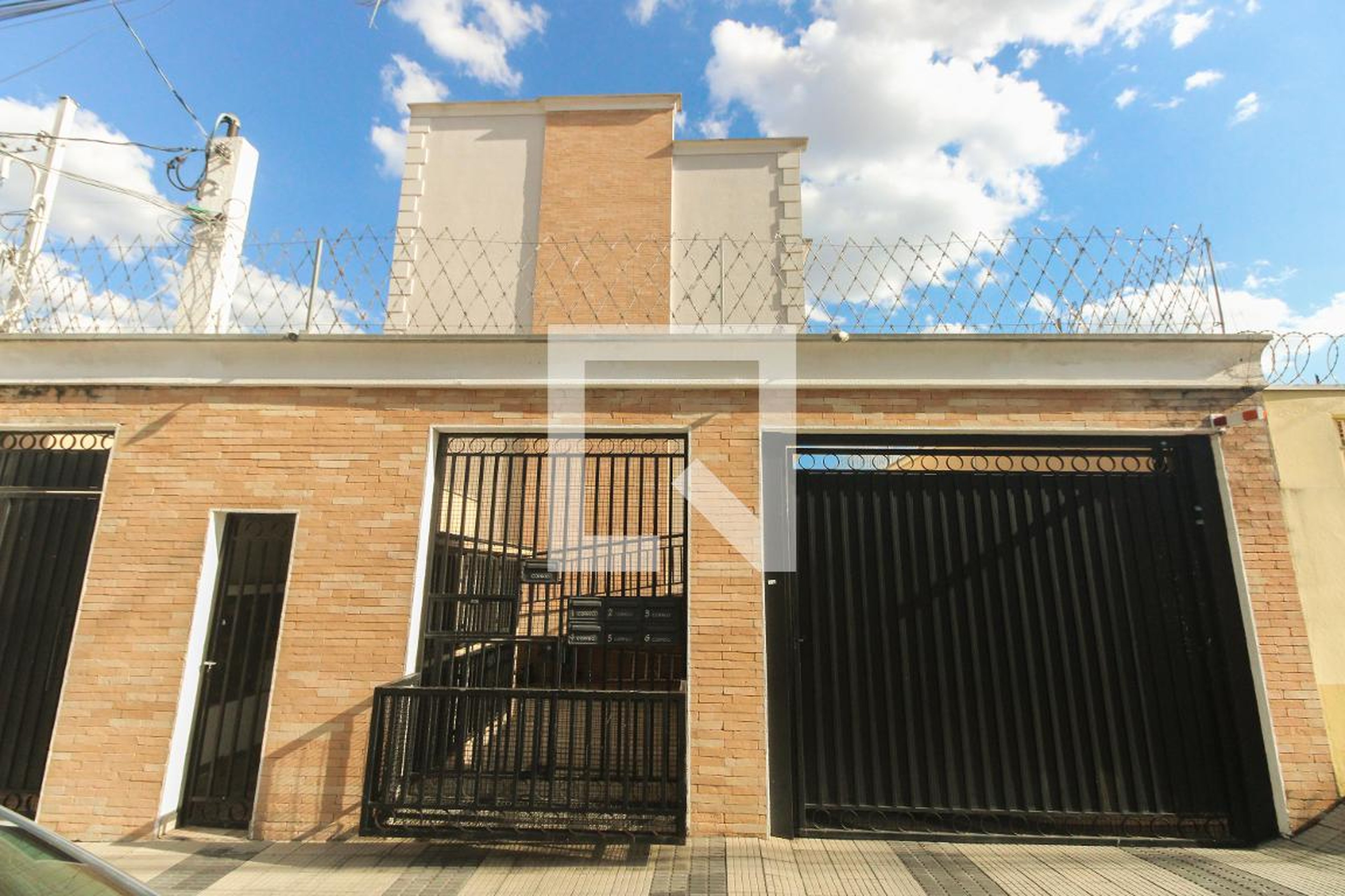 Fachada Condomínio em Rua Edgar de Sousa, 660