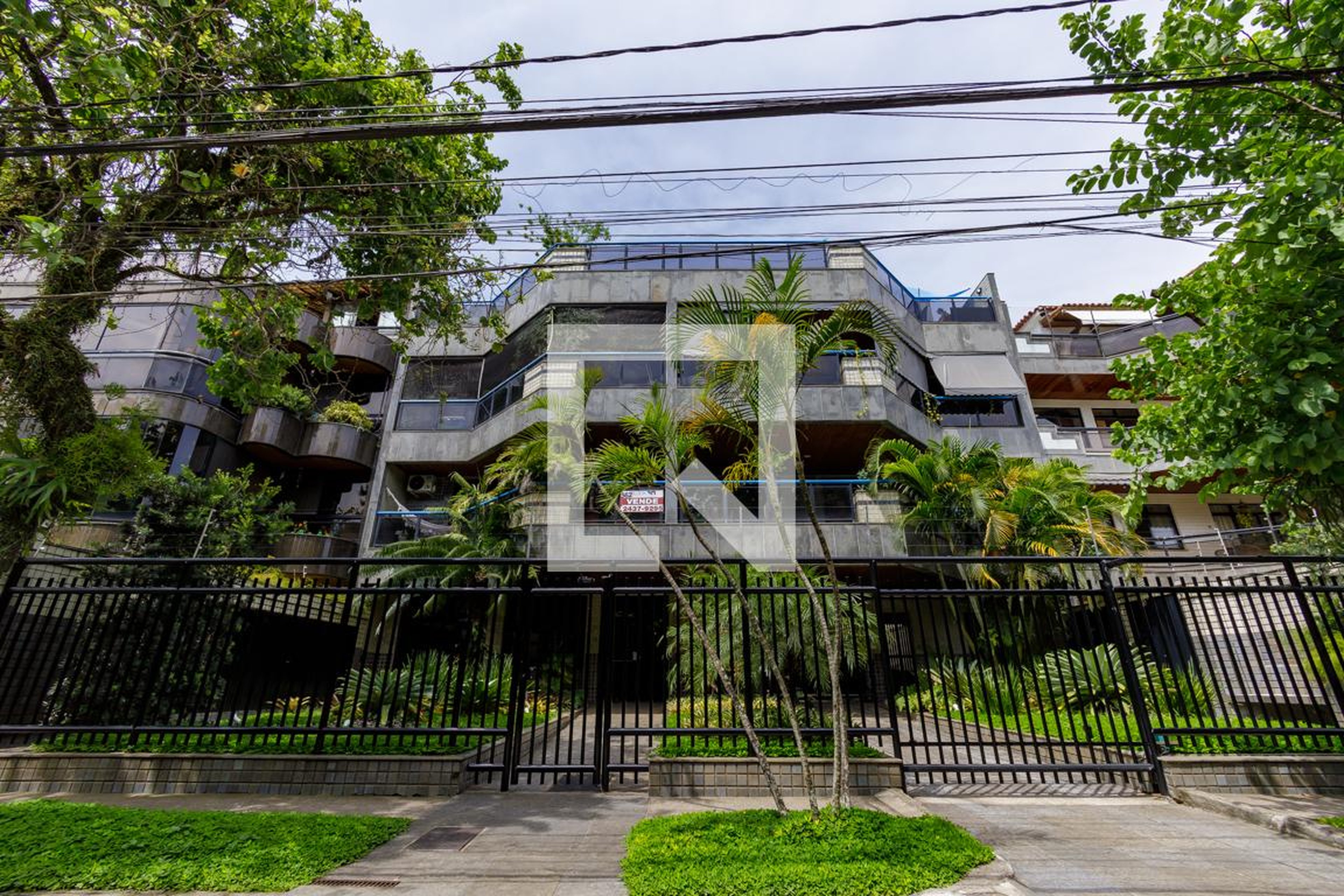 Fachada Condomínio Edifico Roberta lemos