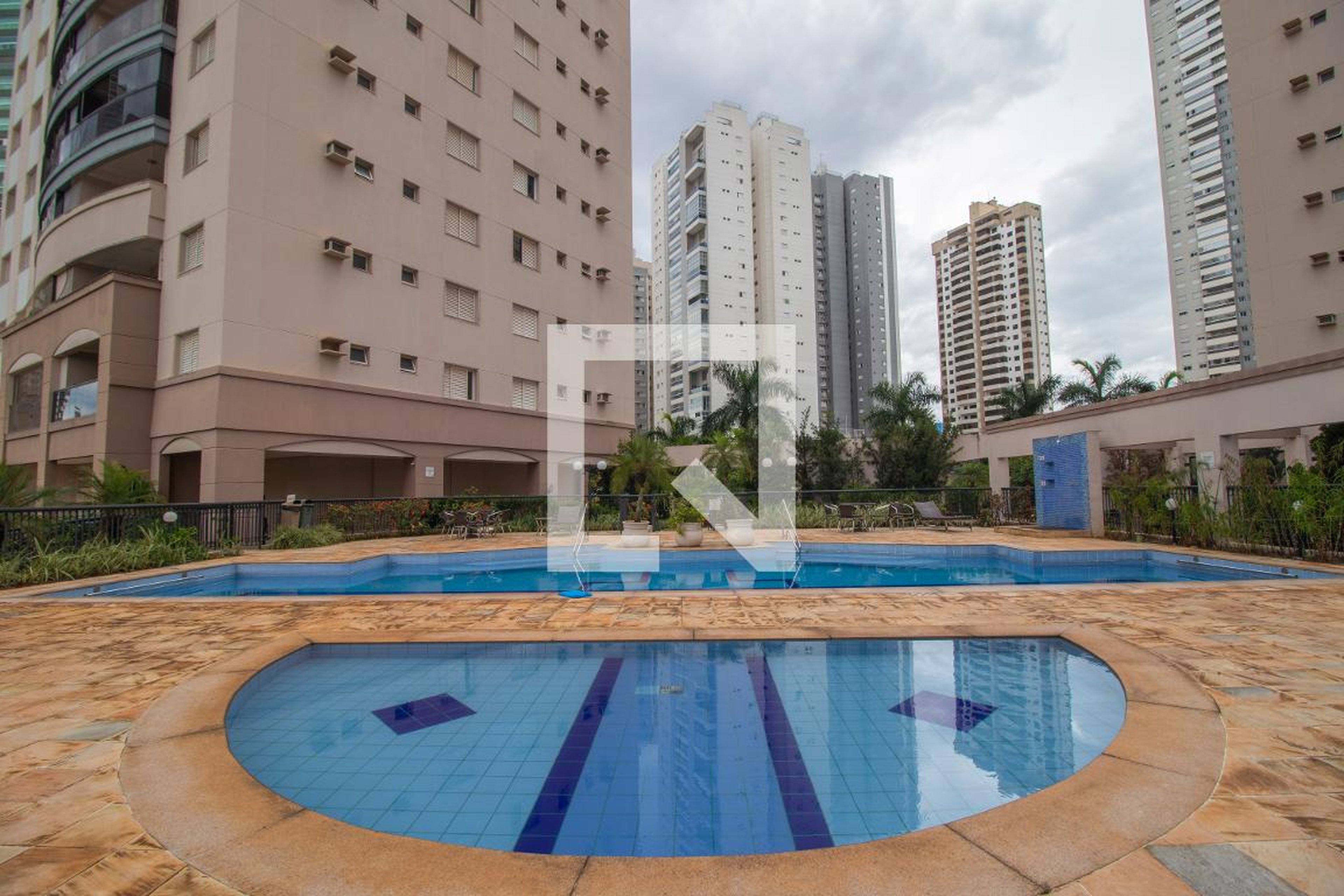 Piscina - Ilhas de Flamboyant