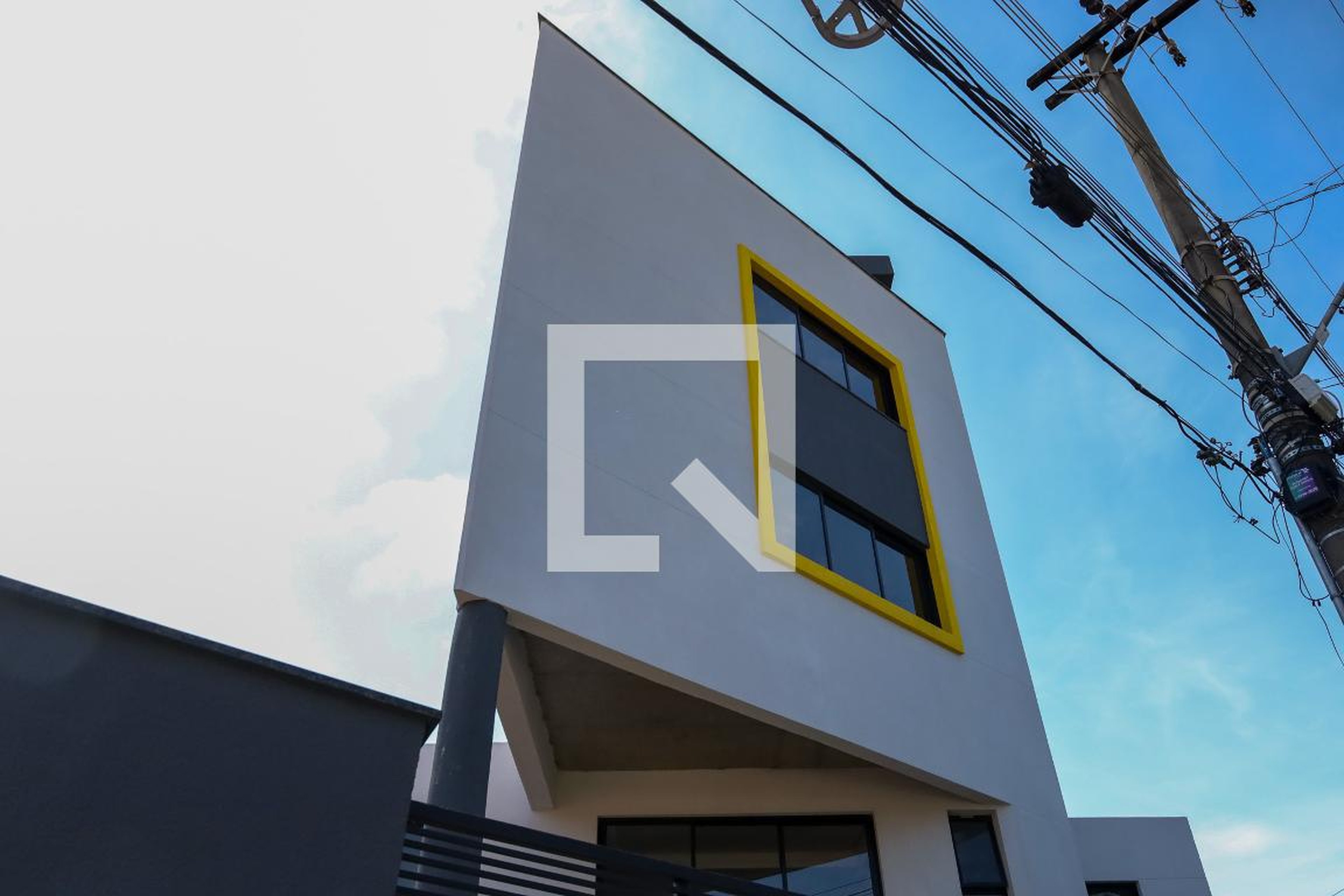 Fachada Condomínio em Rua Florinda Rosalina Oliveira, 41