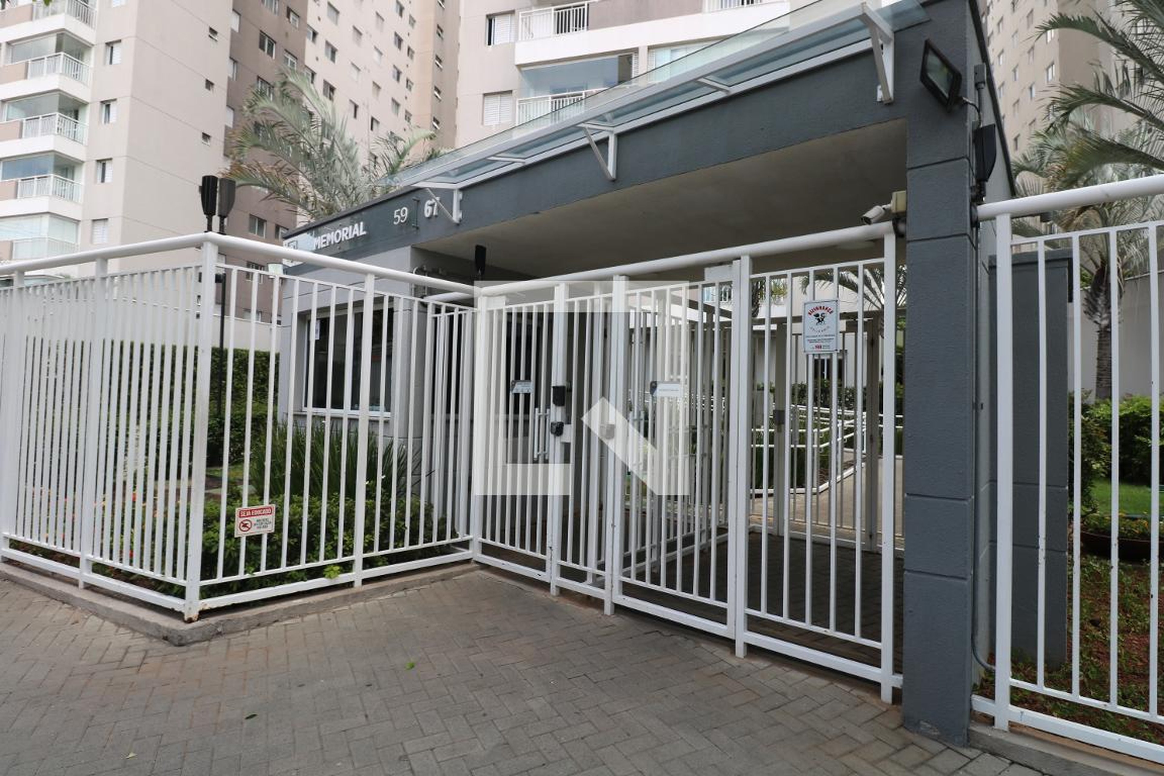 Fachada Condomínio em Rua Cônego Vicente Miguel Marino, 69