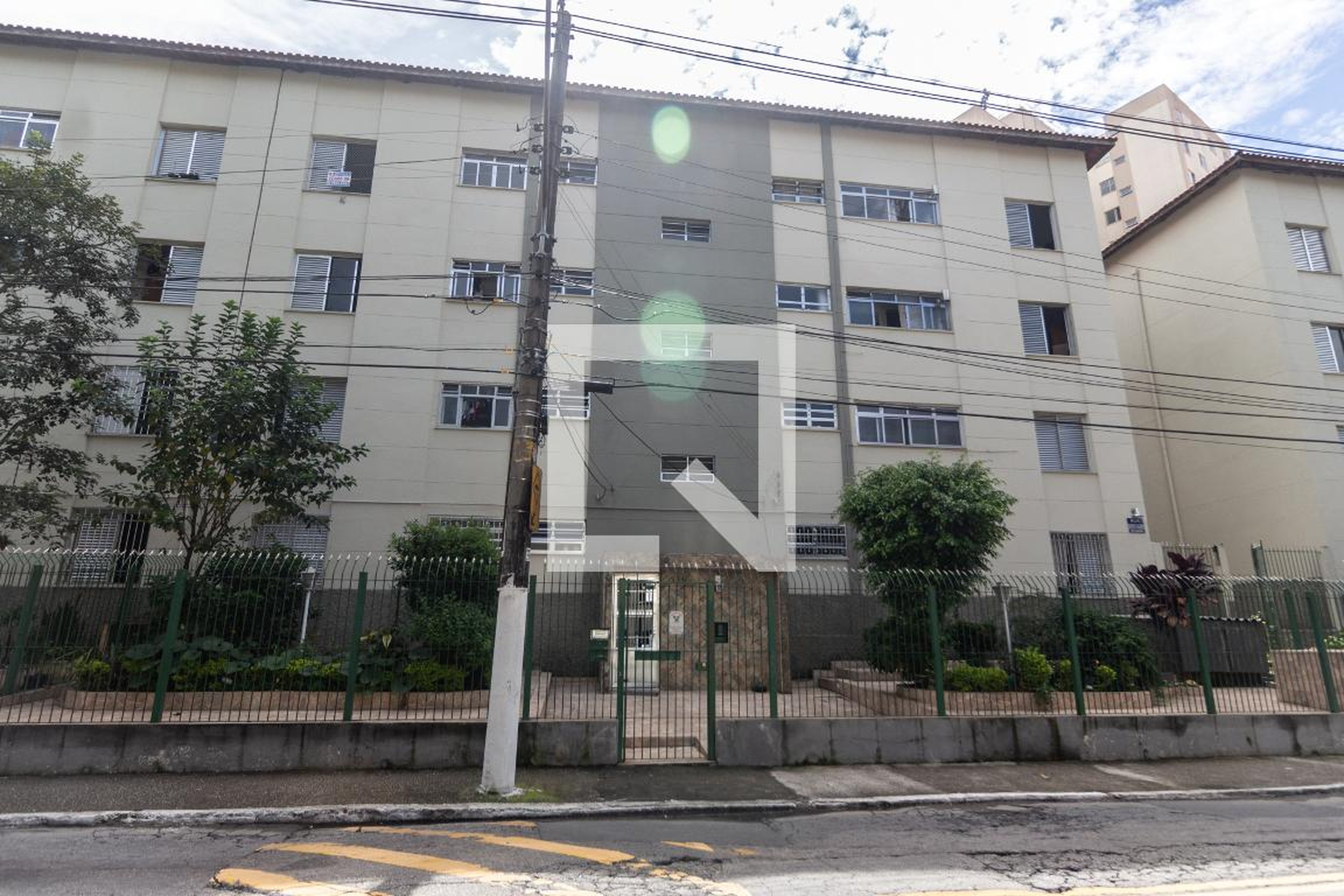 Fachada Condomínio em Rua Salvador Tolezano, 336