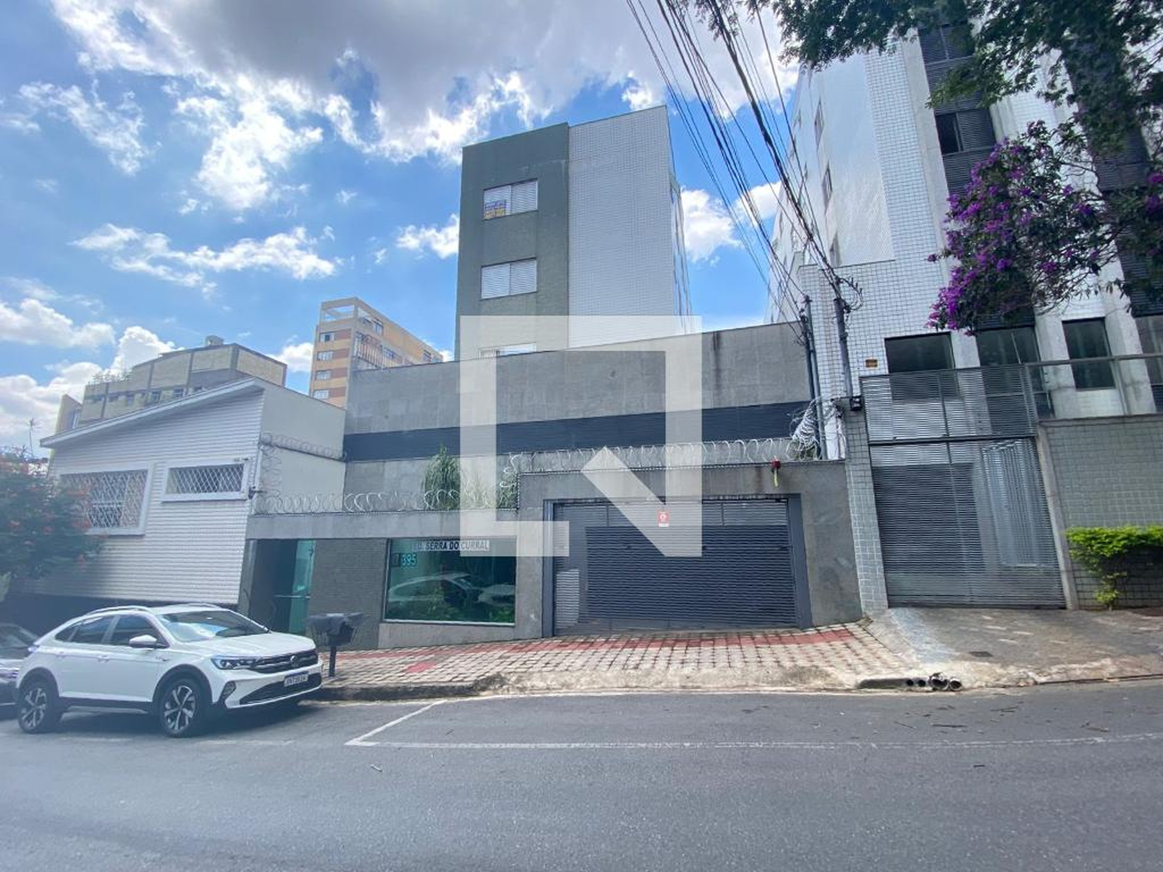 Fachada Condomínio em Rua Montevidéu, 395