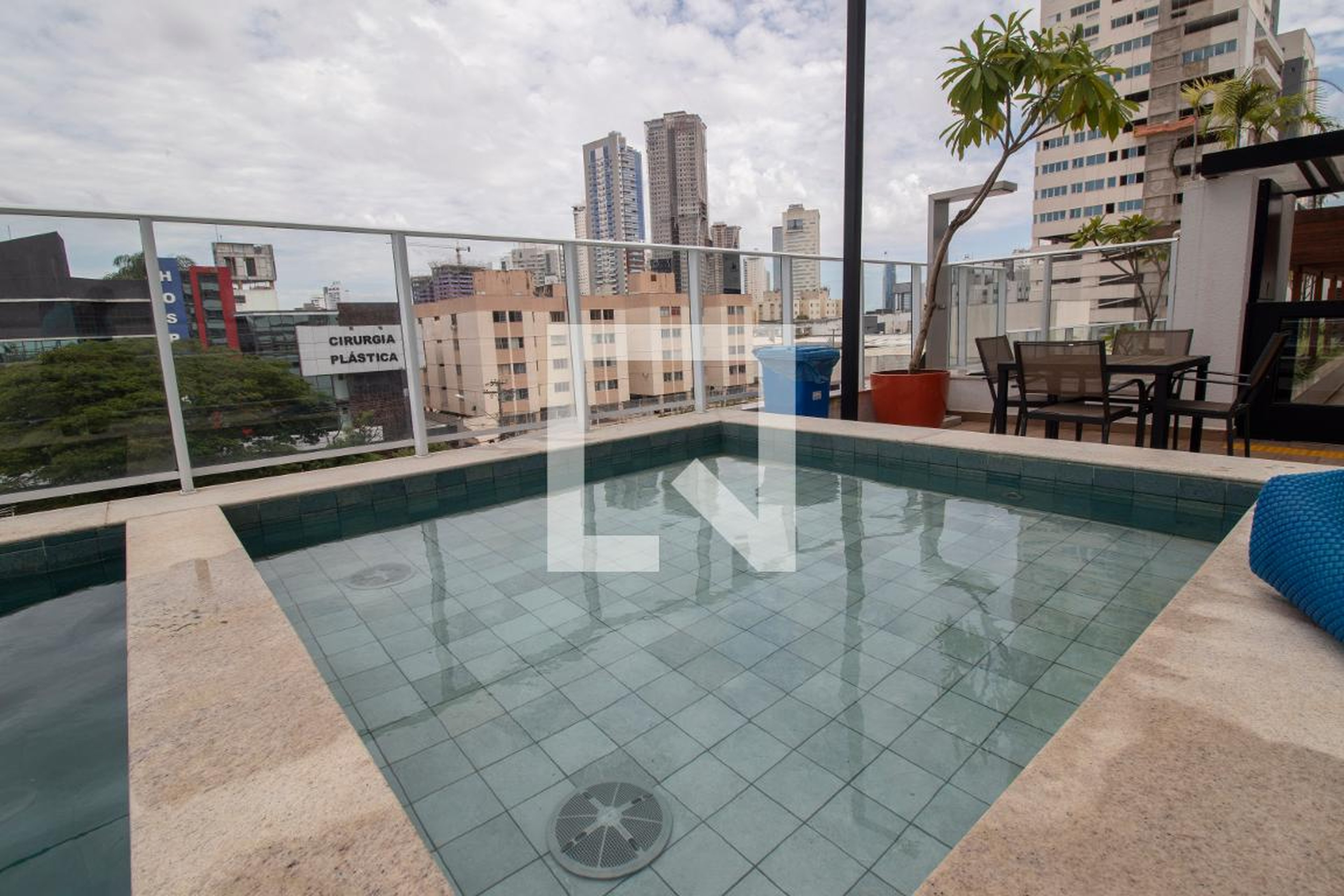 Piscina - Cena Marista