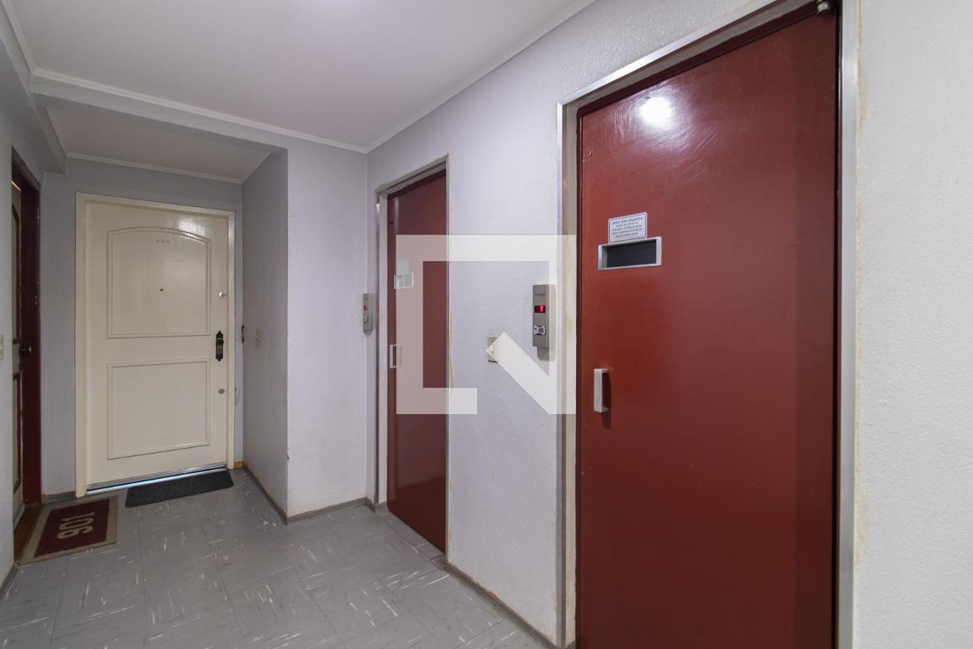 Elevador - Sally Silveira