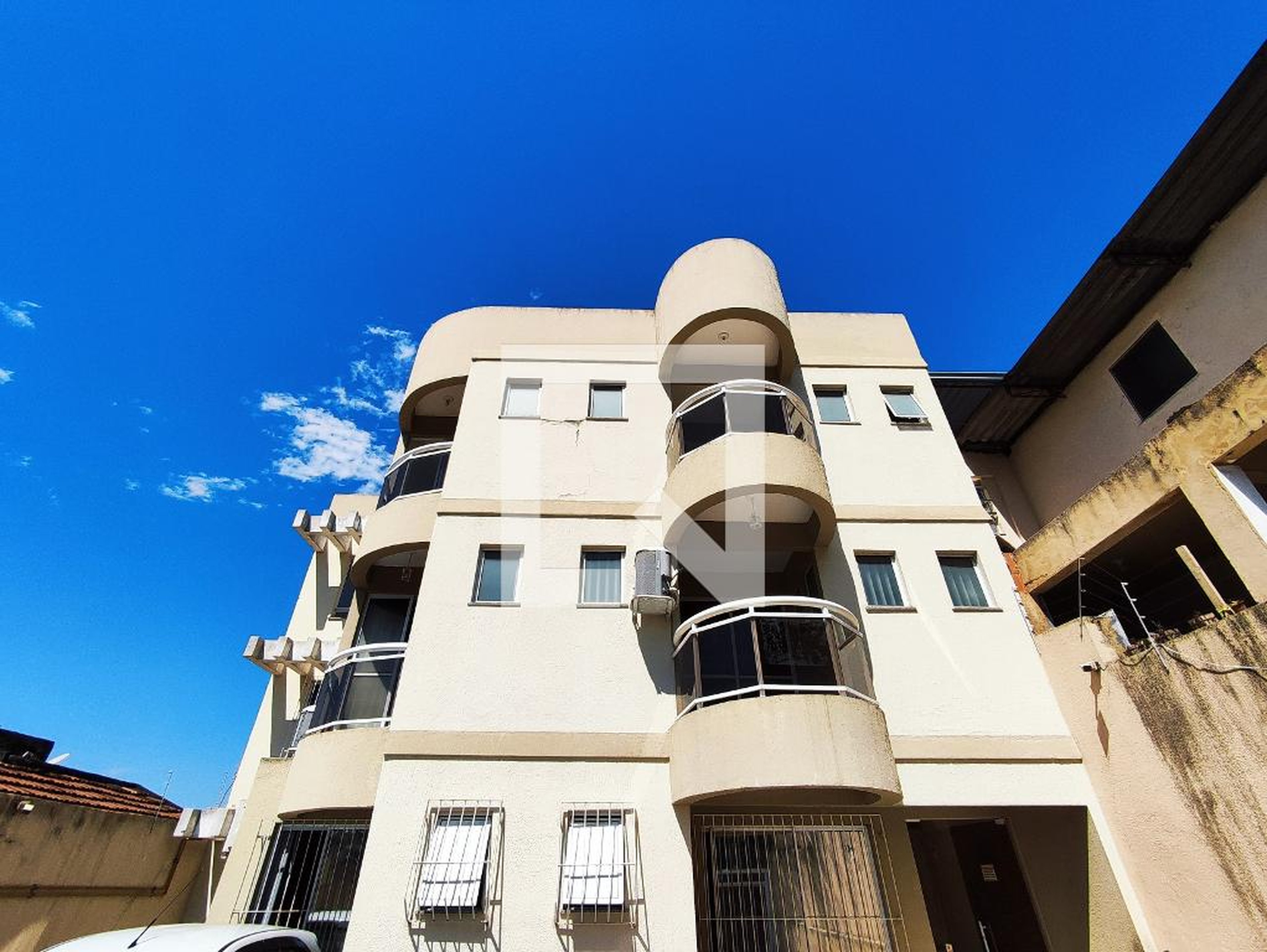 Fachada Condomínio em Rua Macedo Braga, 77