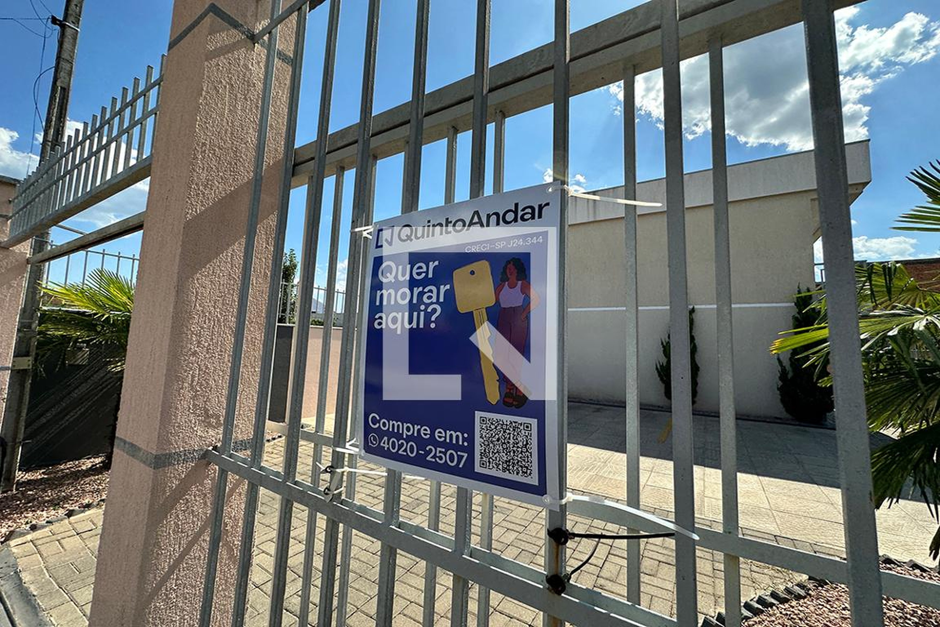 Fachada Condomínio em Rua Uruguai, 380