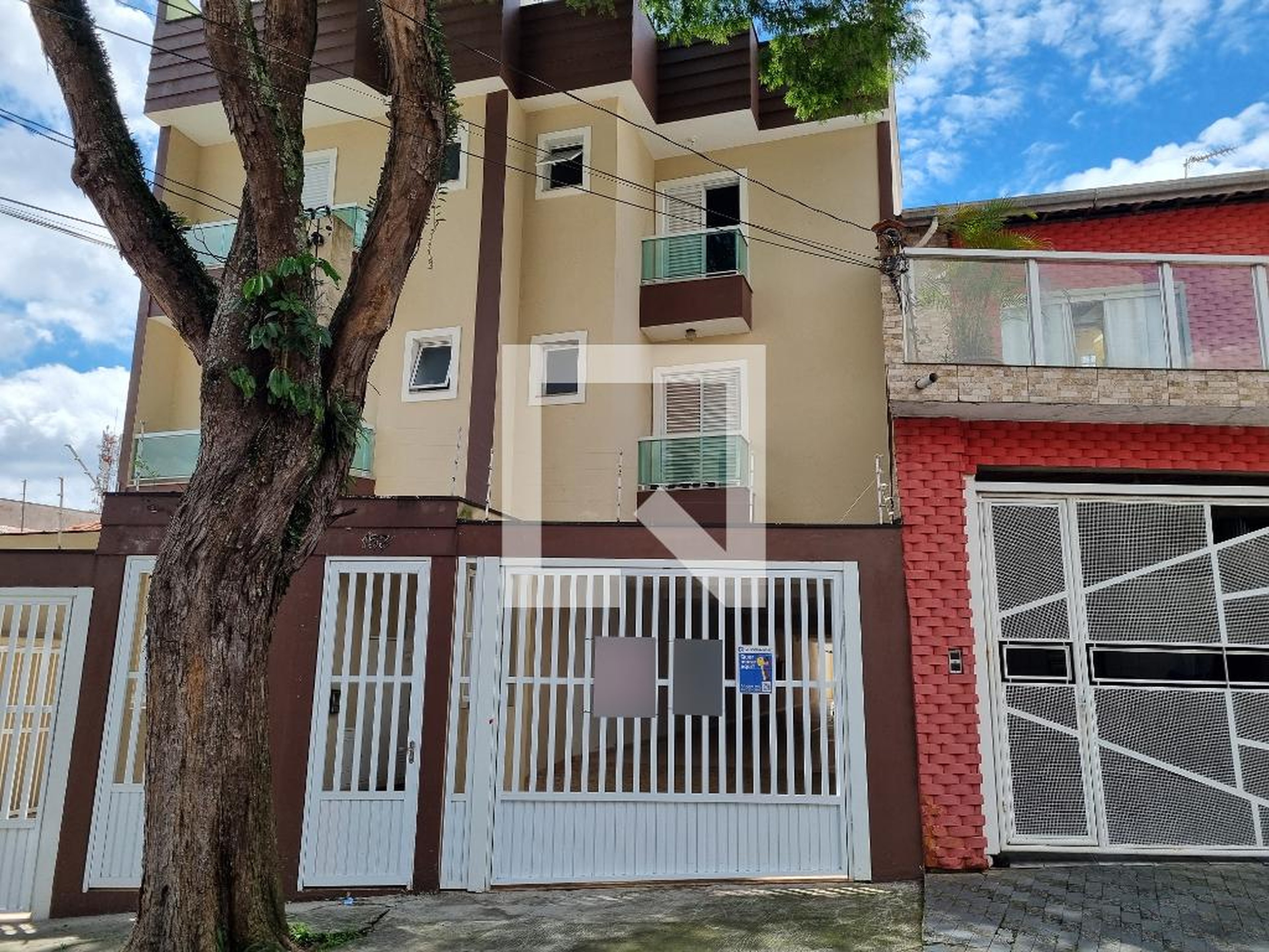 Fachada Condomínio em Rua Maria Helena, 153