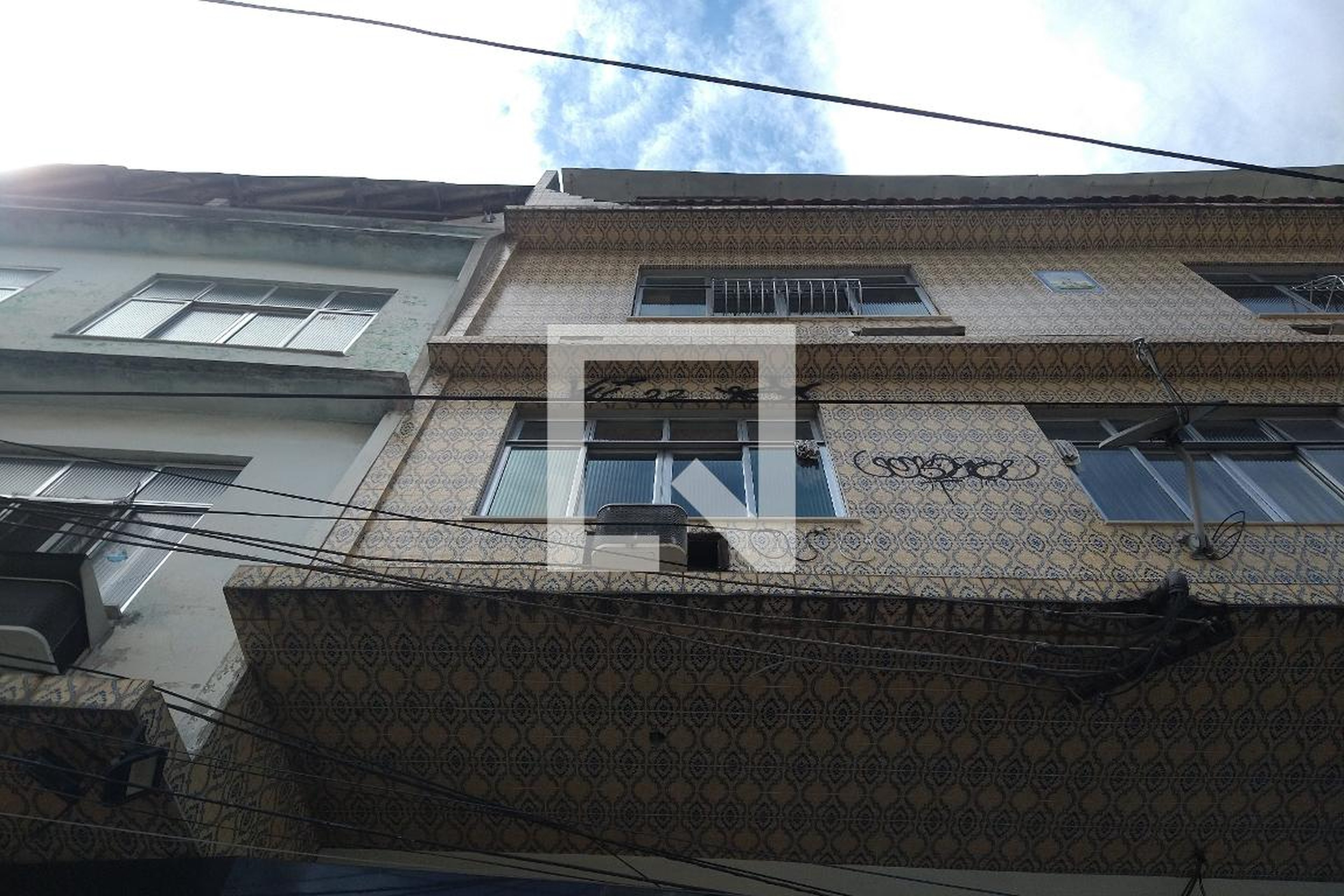 Fachada do Prédio Condomínio em Estrada da Água Grande, 286