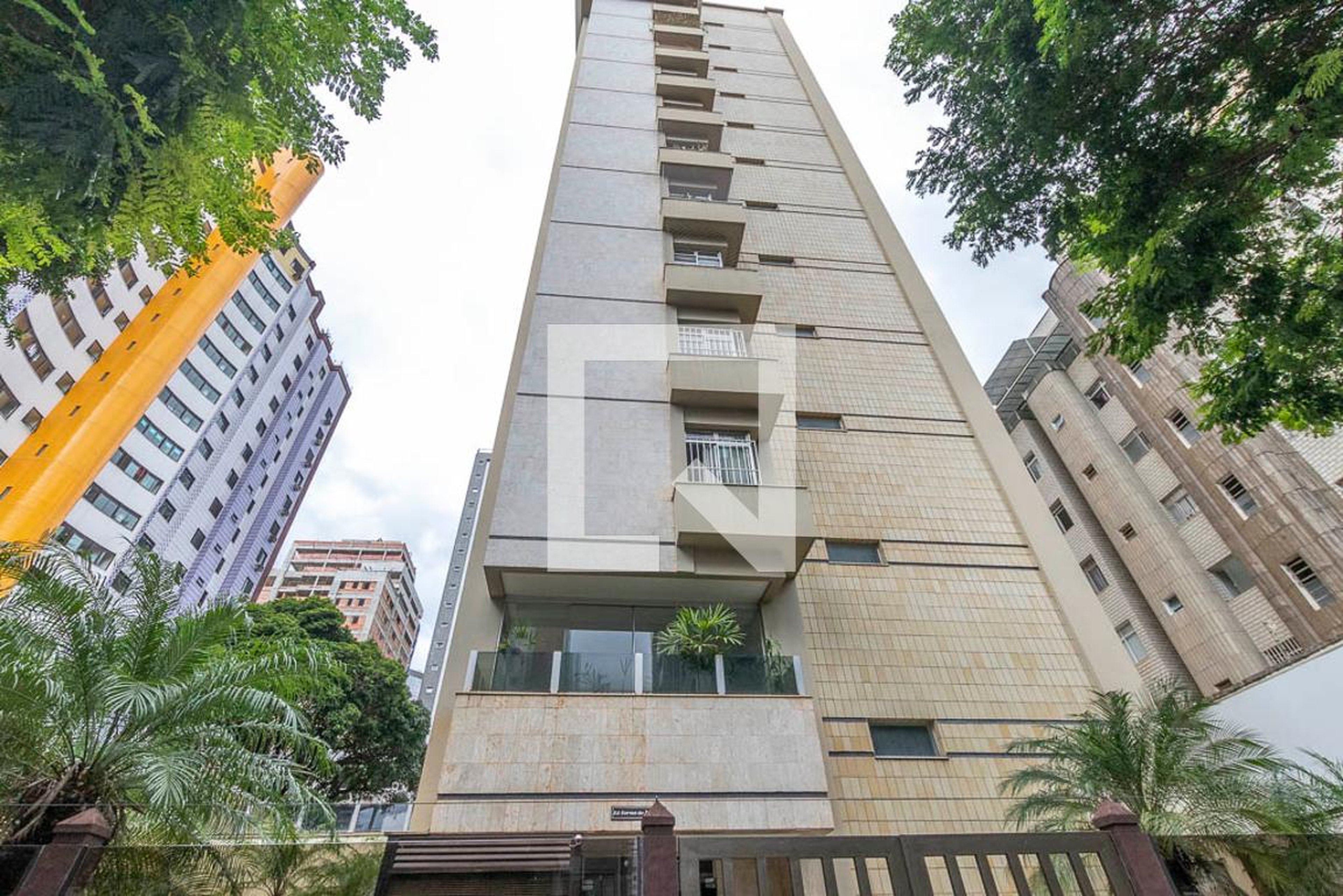 Fachada Condomínio em Rua Ceará, 1333