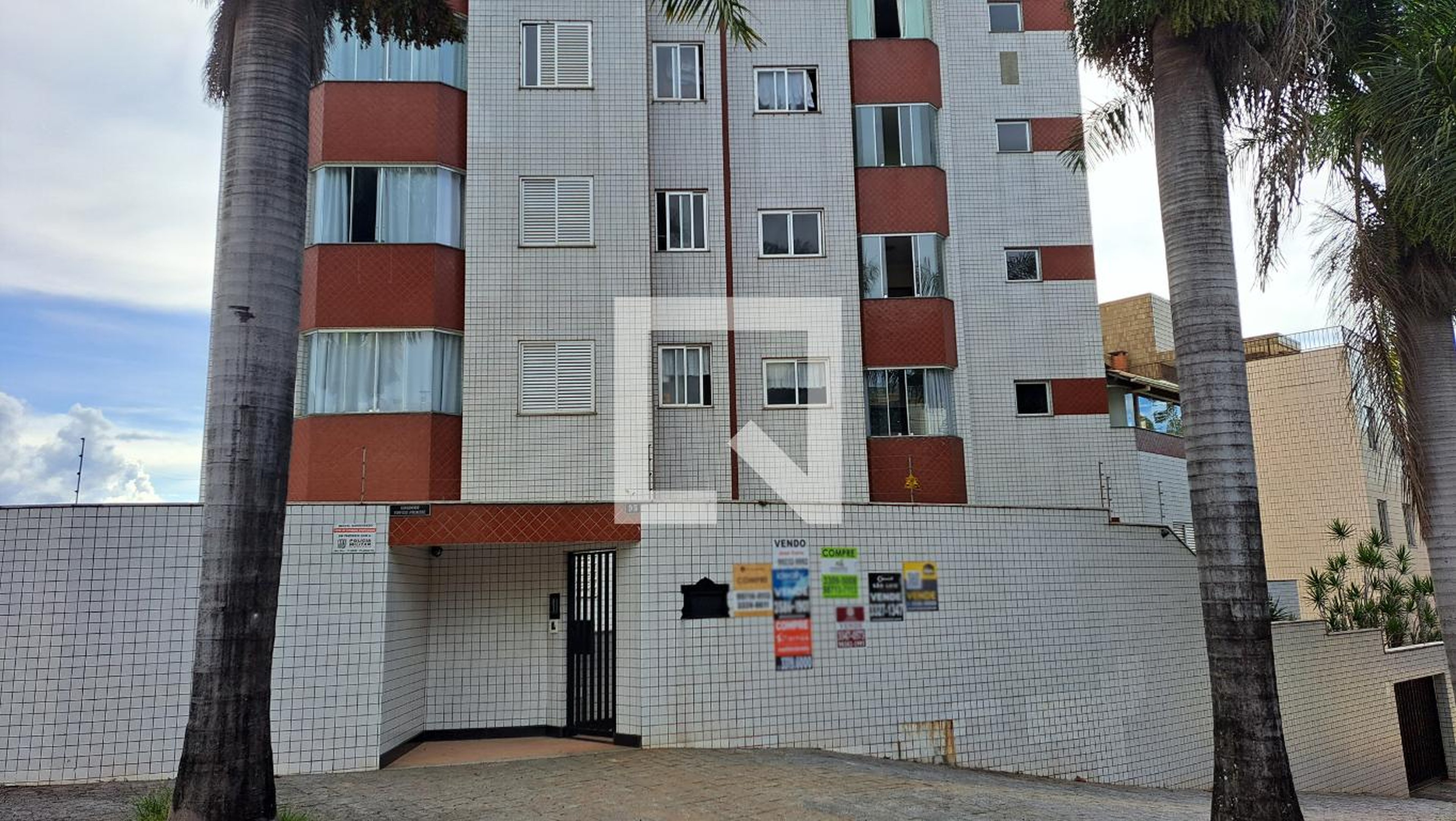 Fachada do prédio Condomínio em Rua Borges, 95