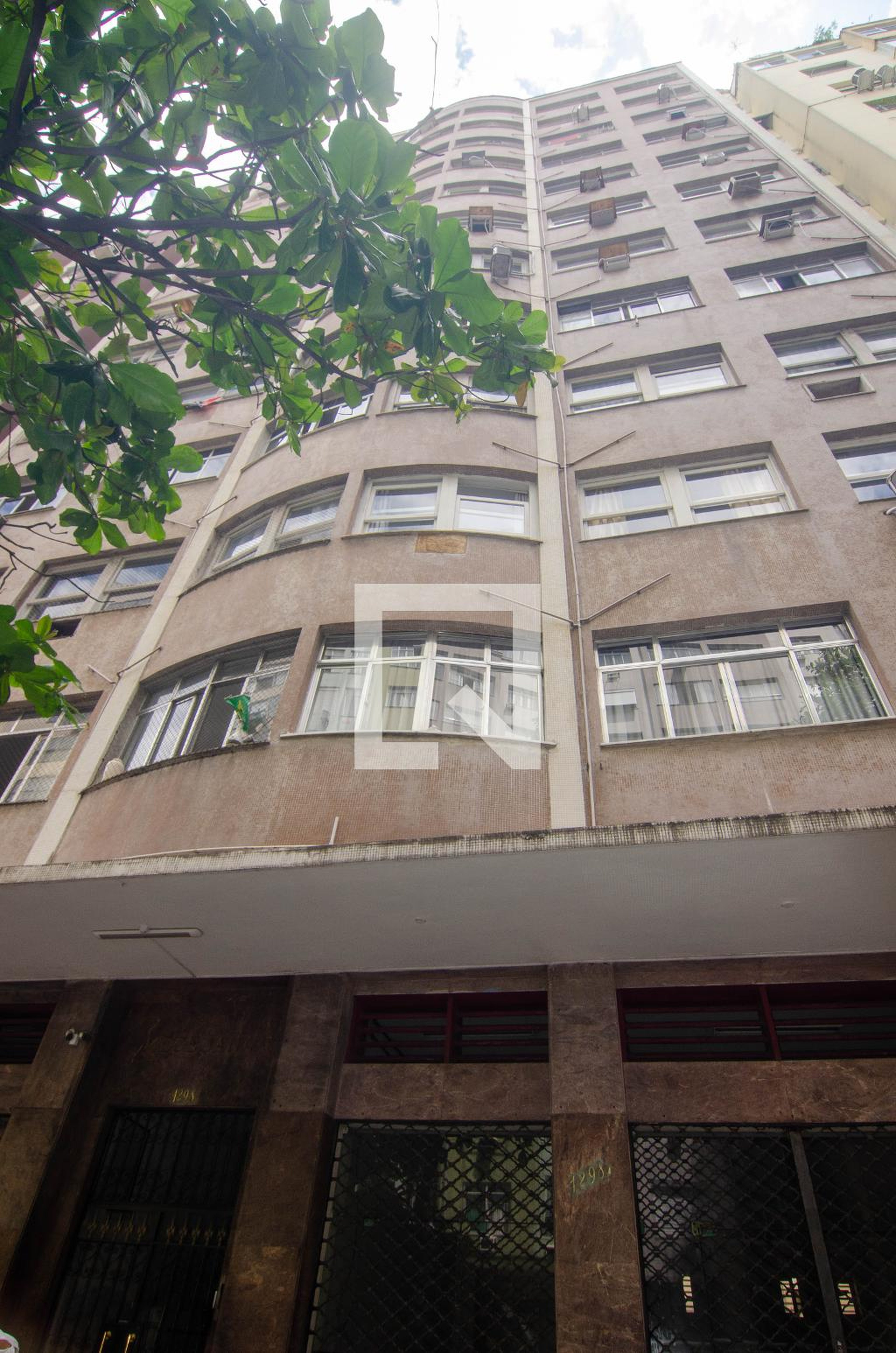 Fachada Condomínio em Av. Nossa Sra. de Copacabana - Copacabana, Rio de Janeiro - Rj, Brasil, 1298