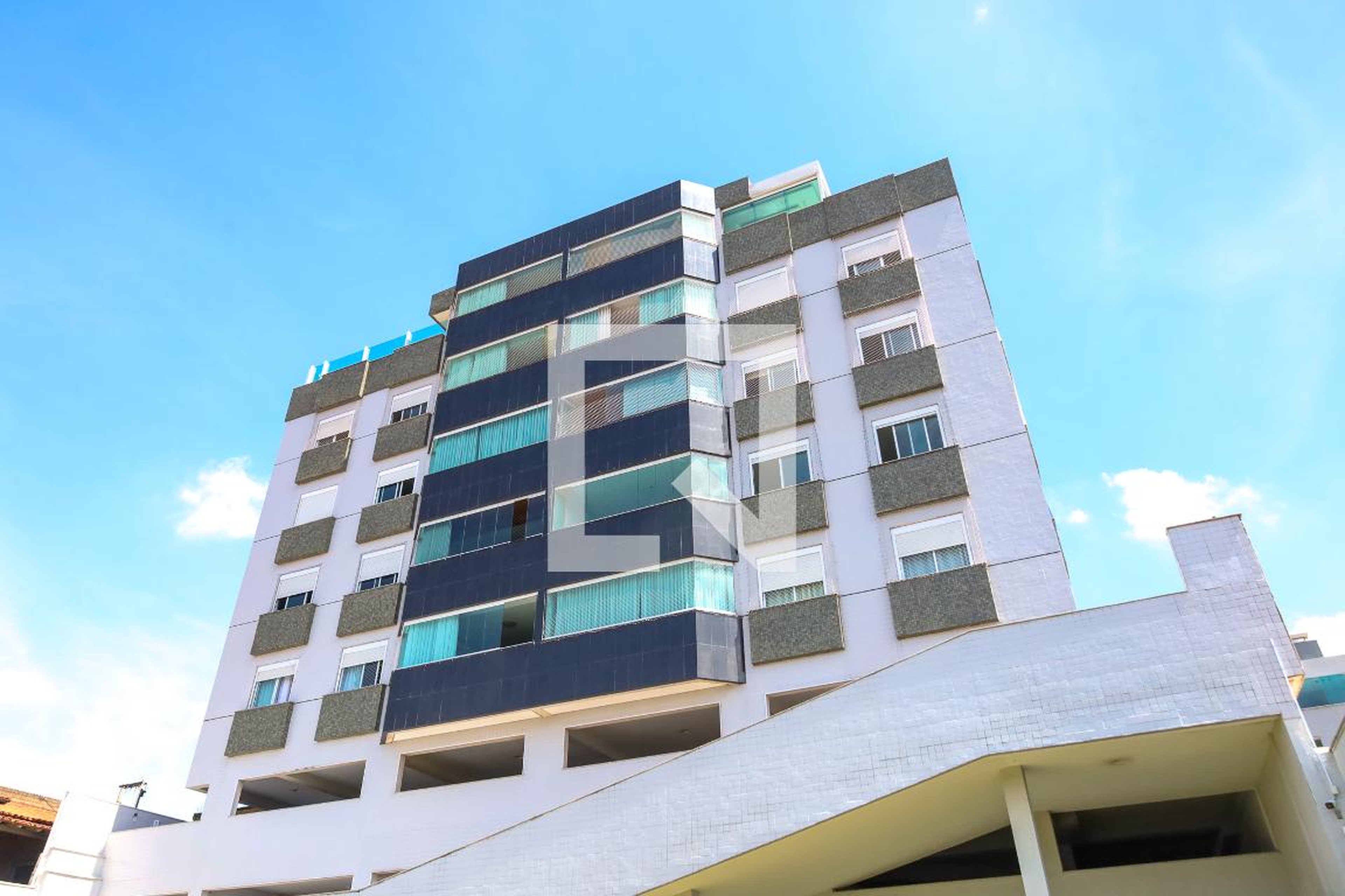 Fachada Condomínio em Rua São Paulo da Cruz, 465