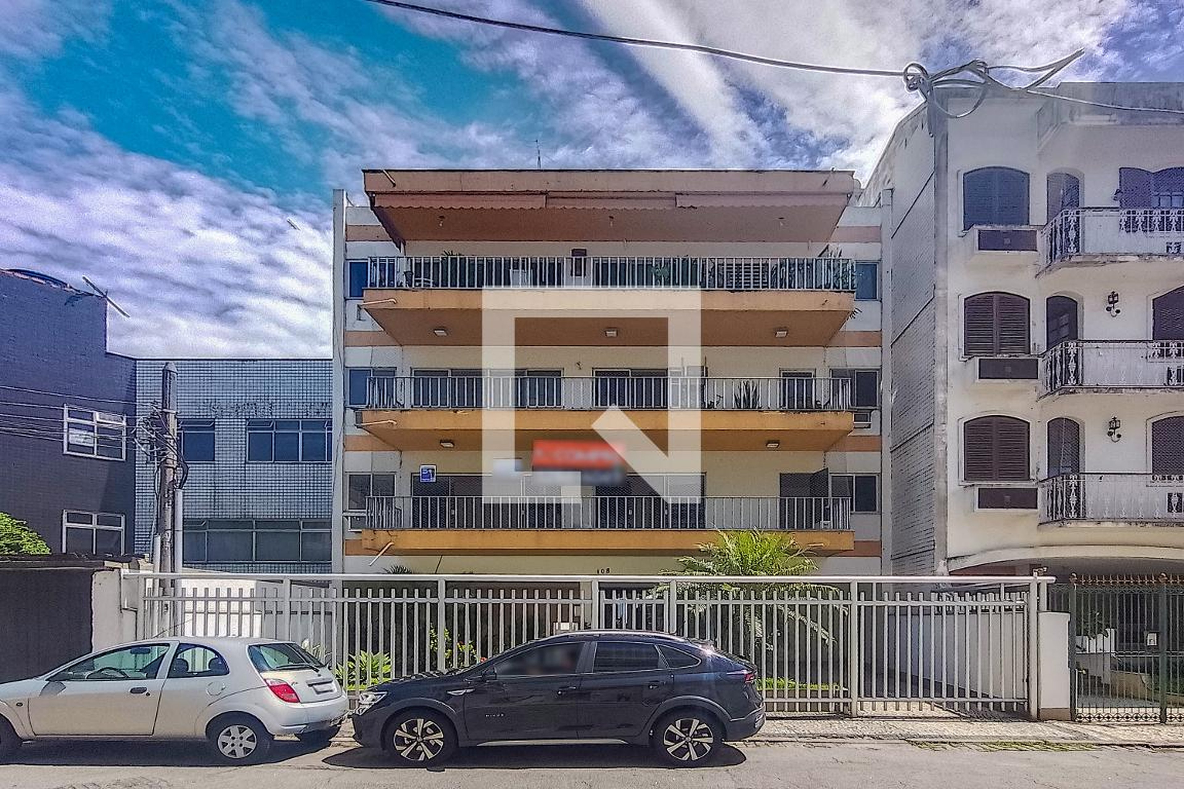 Fachada do Prédio Condomínio em Rua Gáspar Magalhães, 108