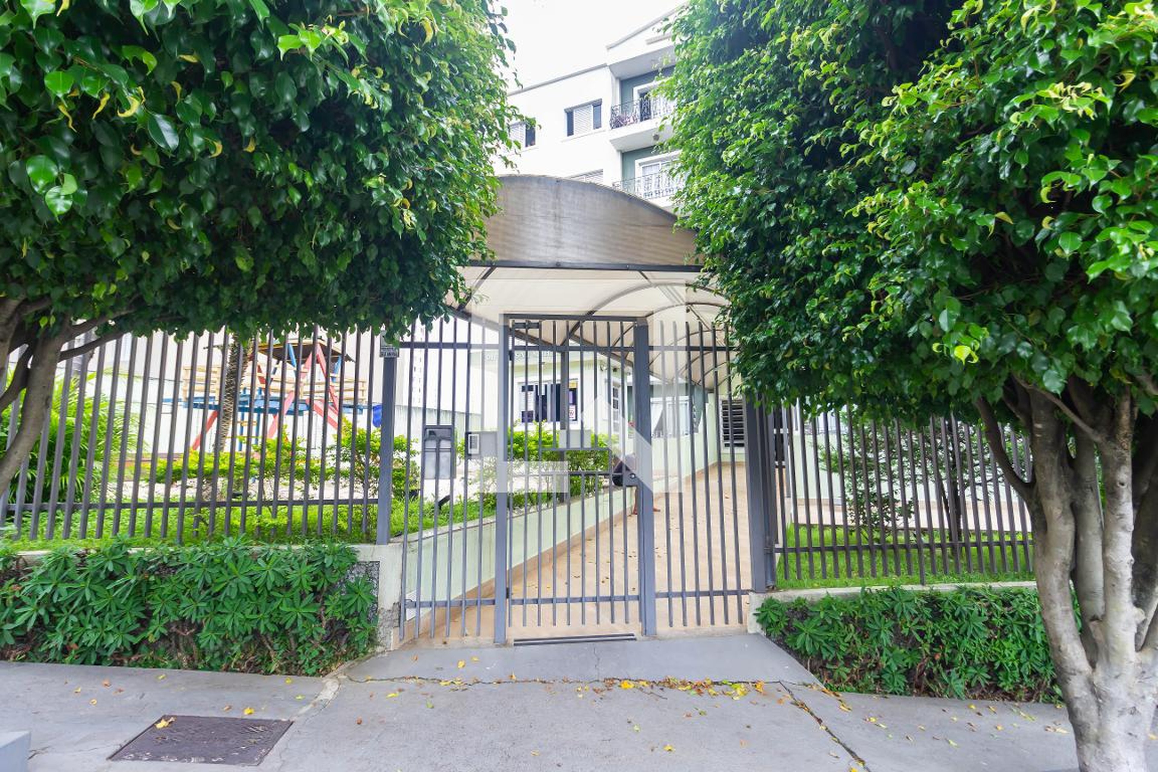 Fachada Condomínio em Rua Joaquim Lapas Veiga, 580