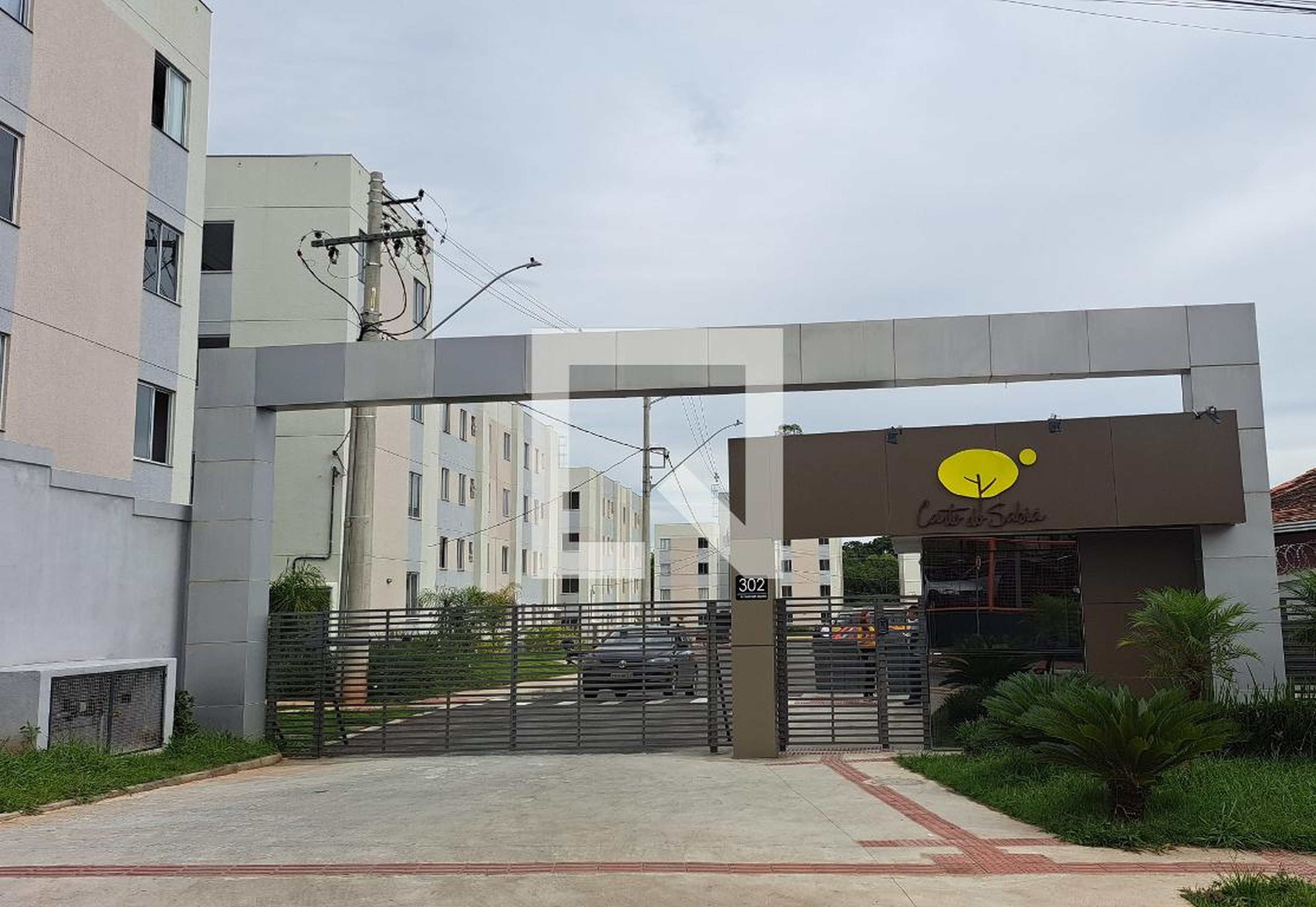 Fachada do Condomínio Condomínio Canto do Sabiá