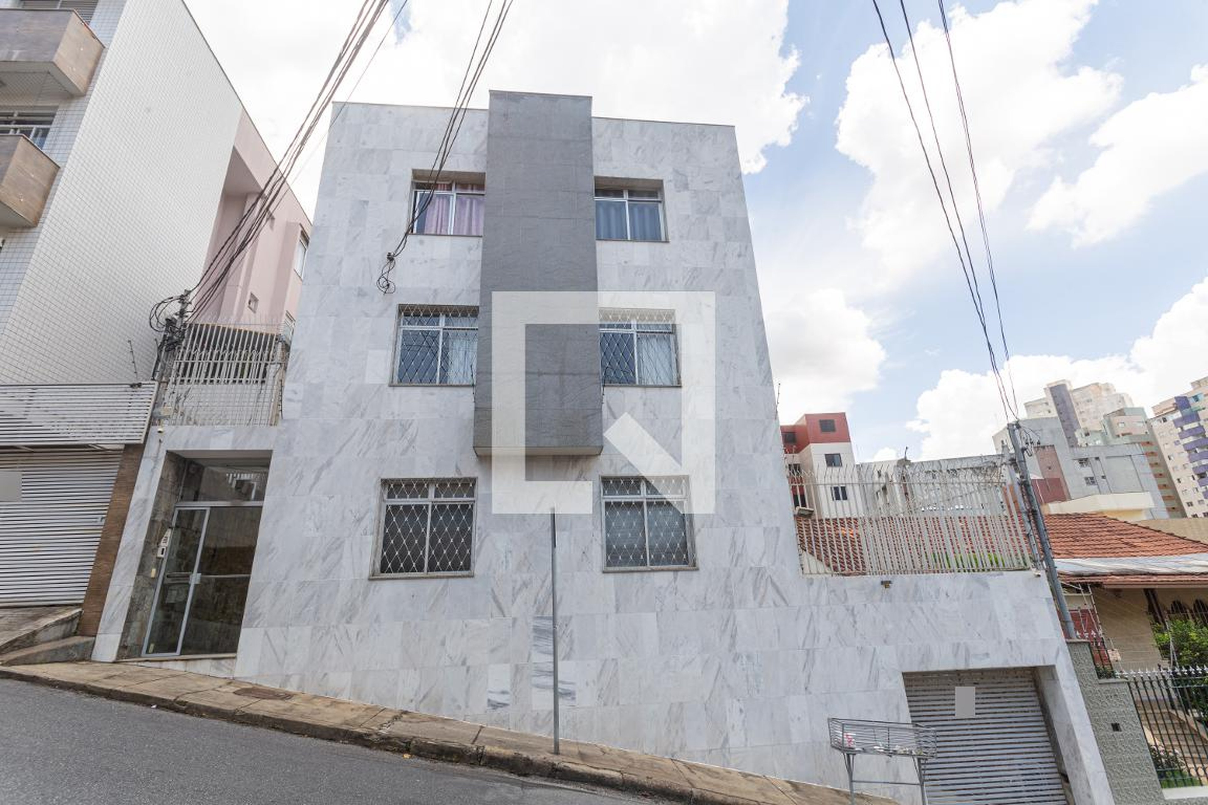 Fachada Condomínio em Rua Deputado Álvaro Sáles, 114