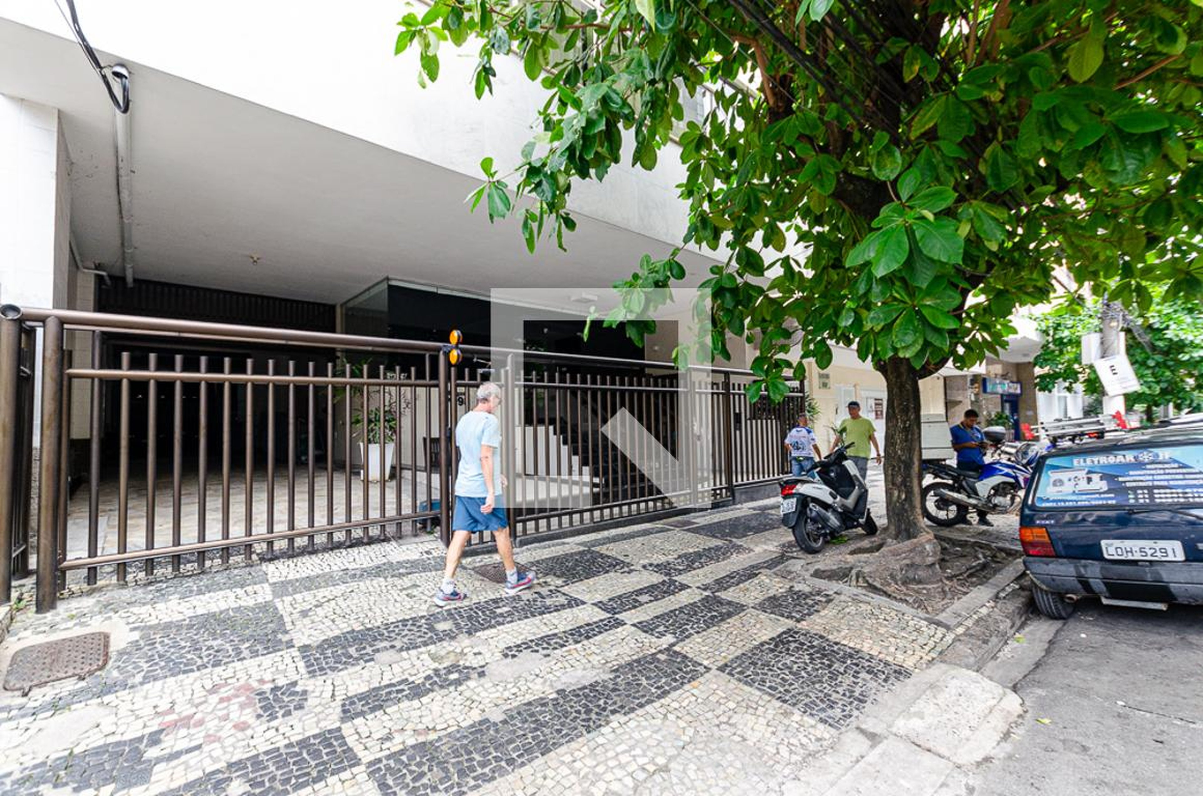 Entrada - Salgado Dias