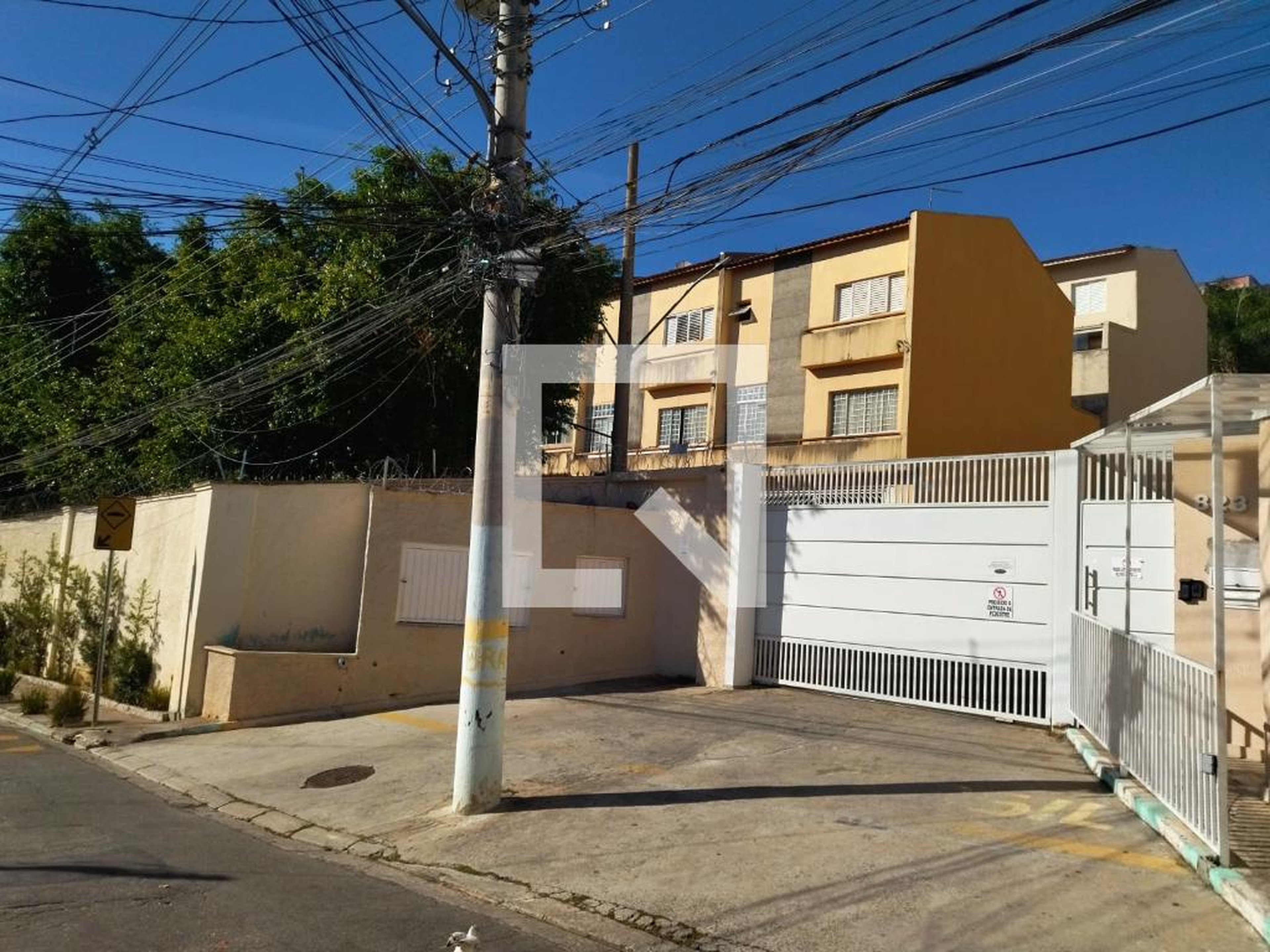 Fachada Condomínio Village Saint Louis