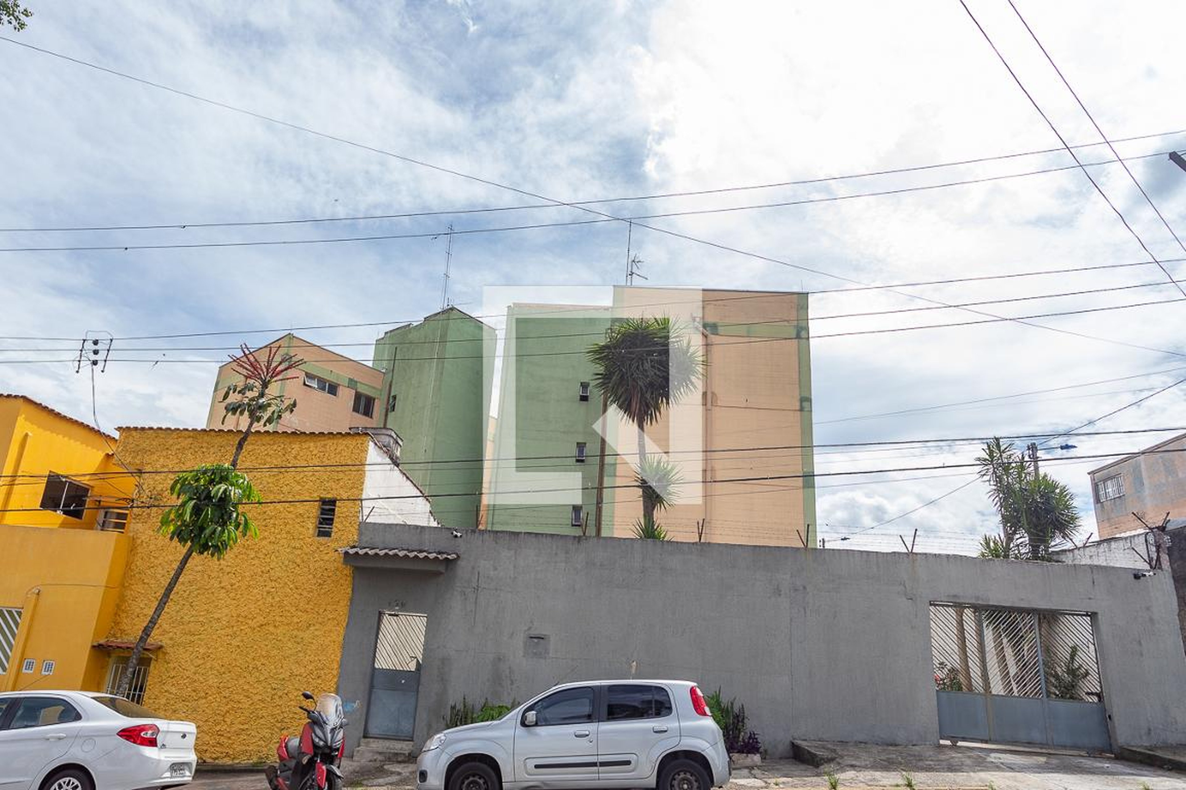 Fachada do Condomínio Condomínio Elisa