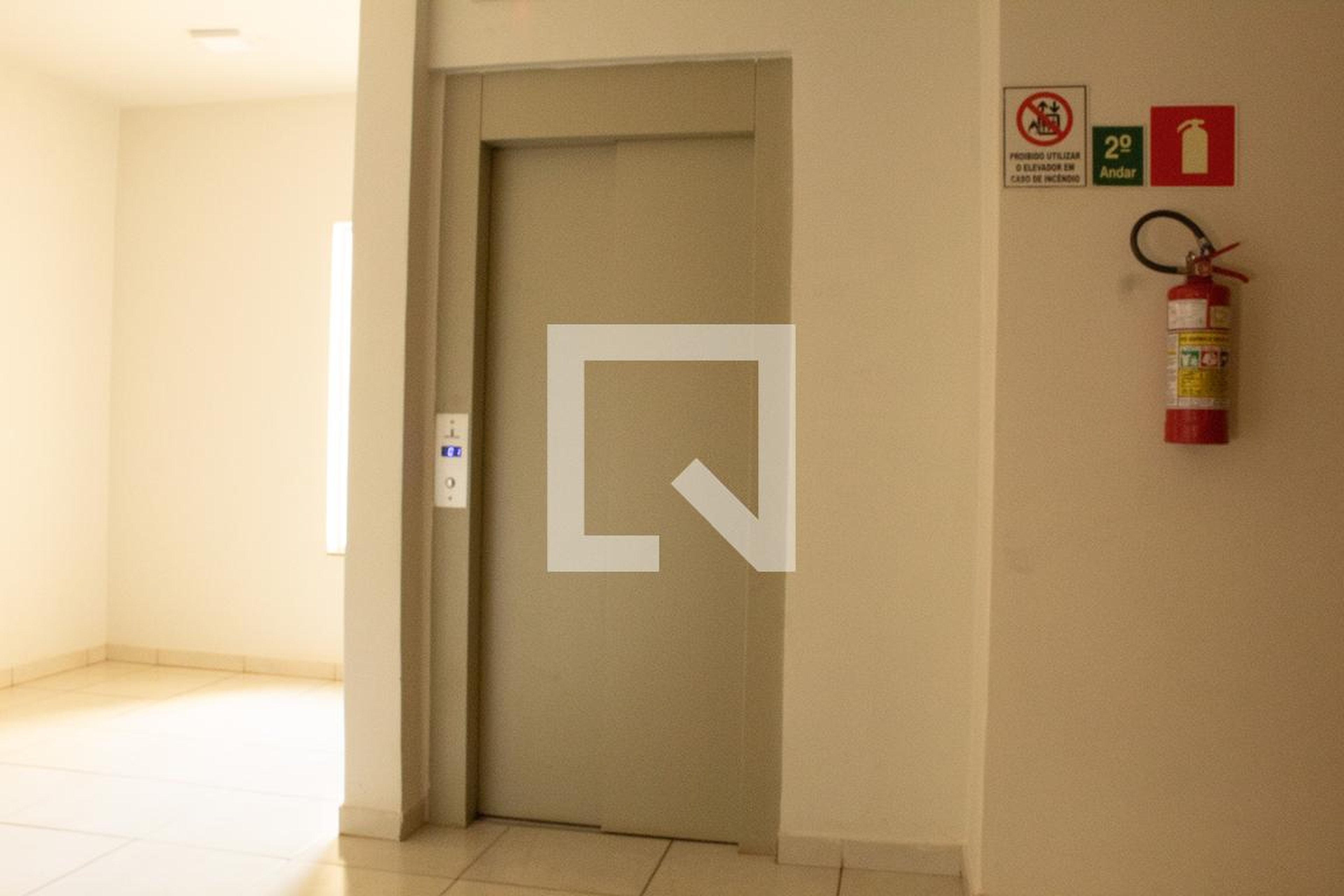 Elevador - POR do Sol