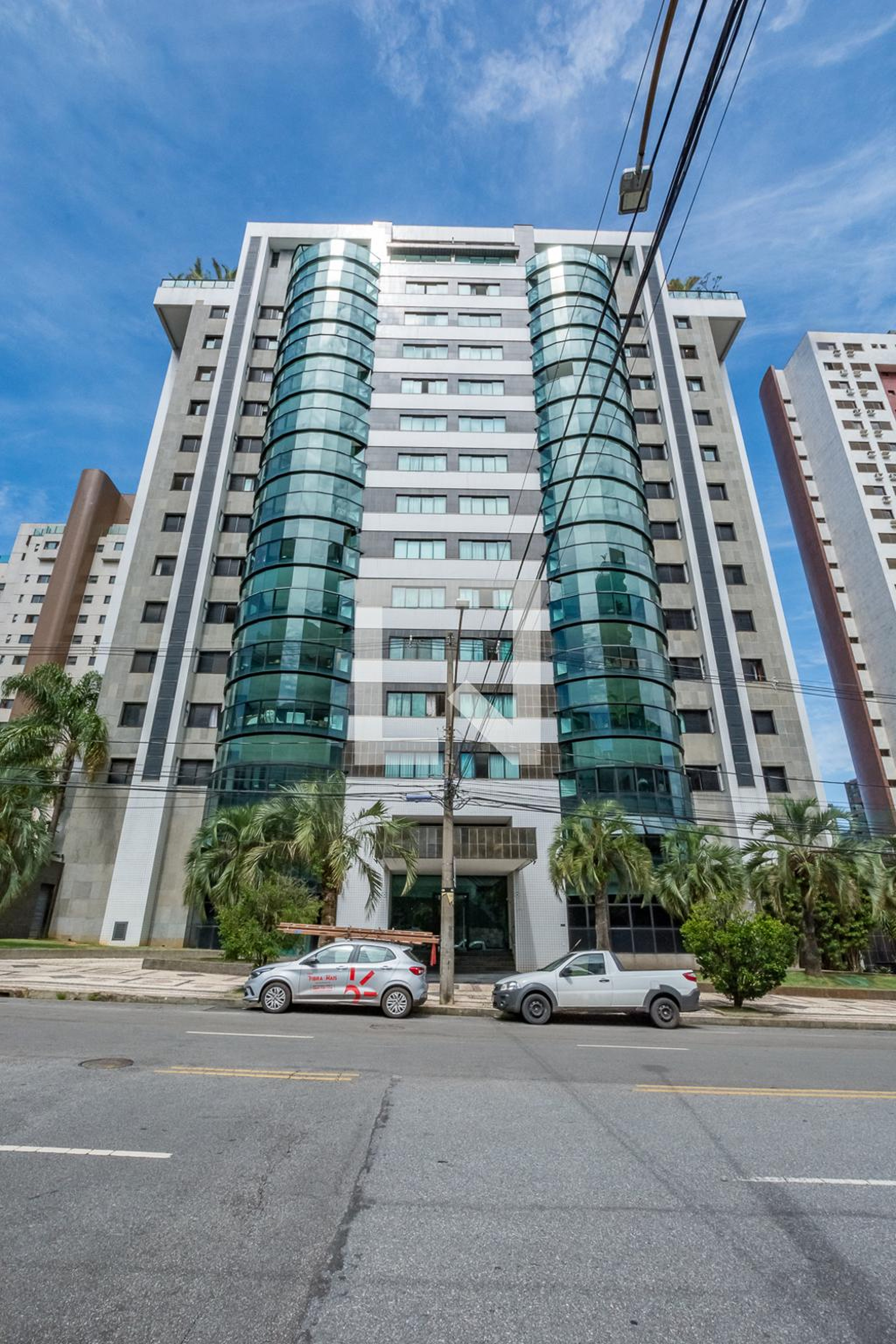 Fachada Condomínio em Avenida Paulo Camilo Pena, 602