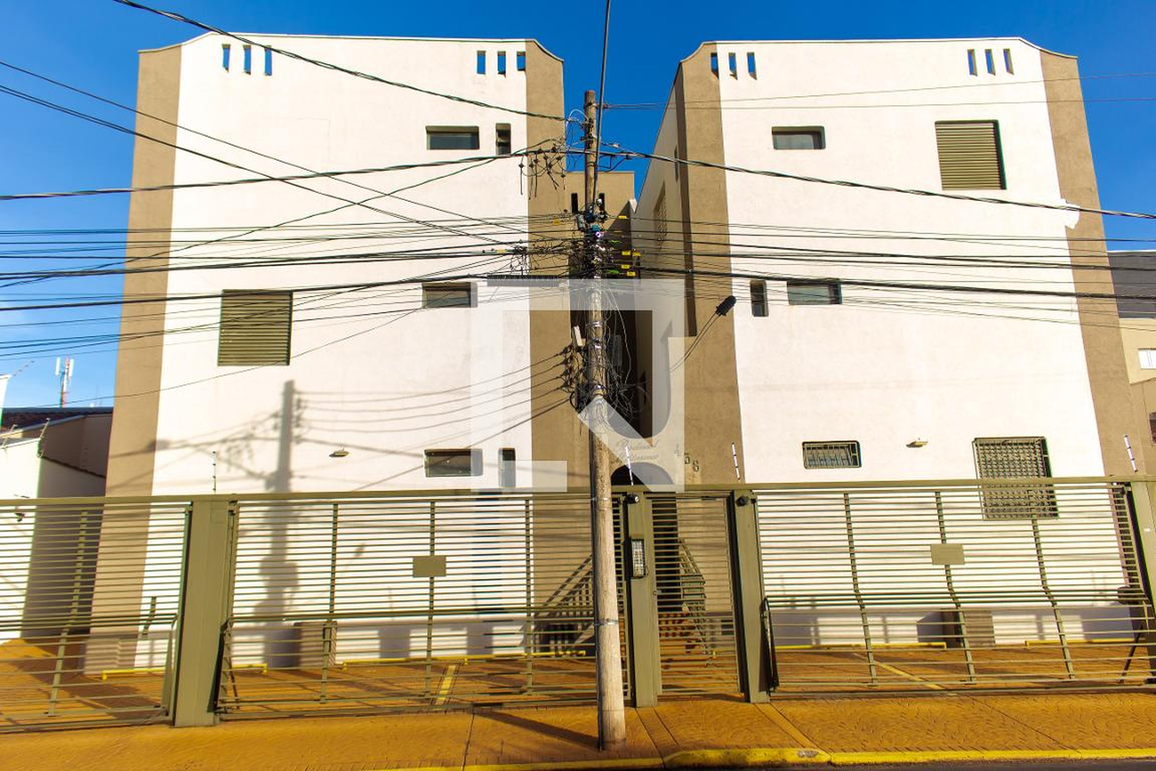 Fachada Condomínio em Rua Atibaia, 438