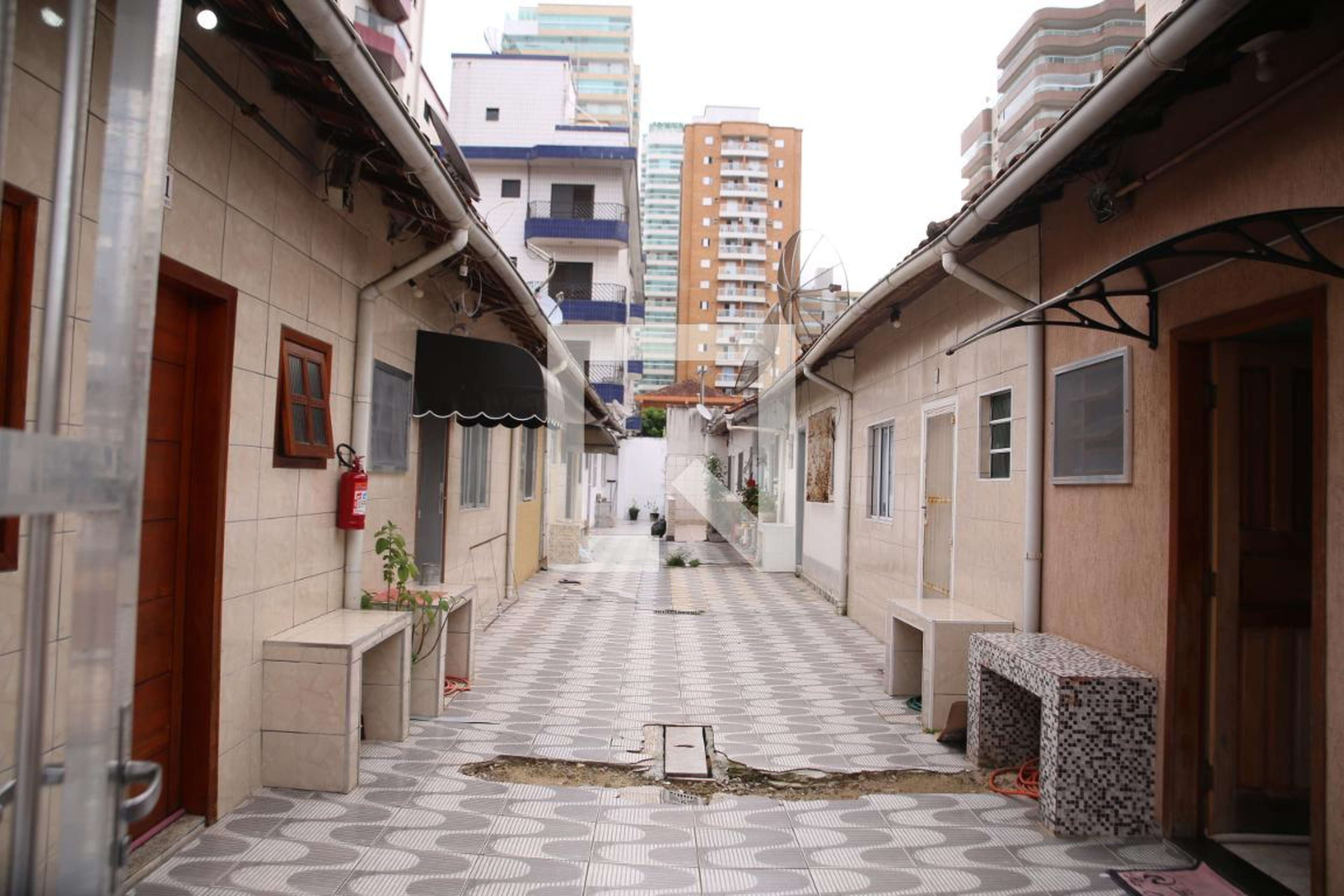 Condomínio Condomínio em Rua Tupi, 183