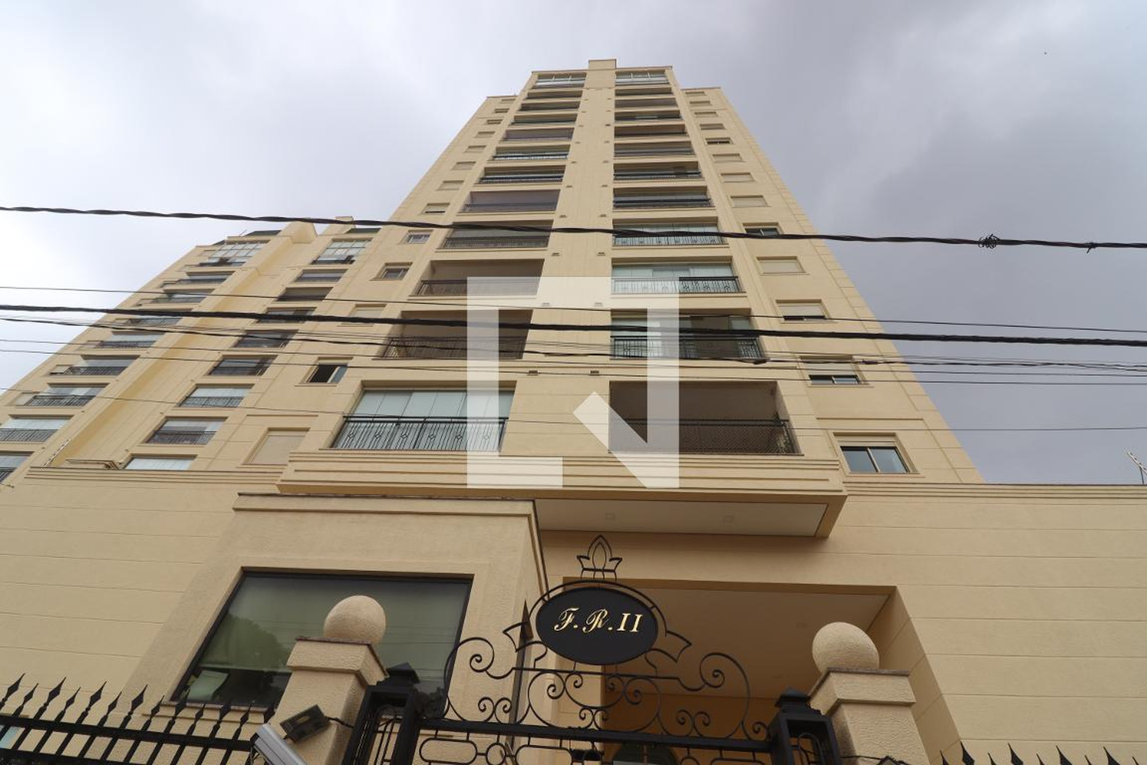 Fachada Condomínio em Rua Desembargador Euclídes Cunha da Silveira, 9