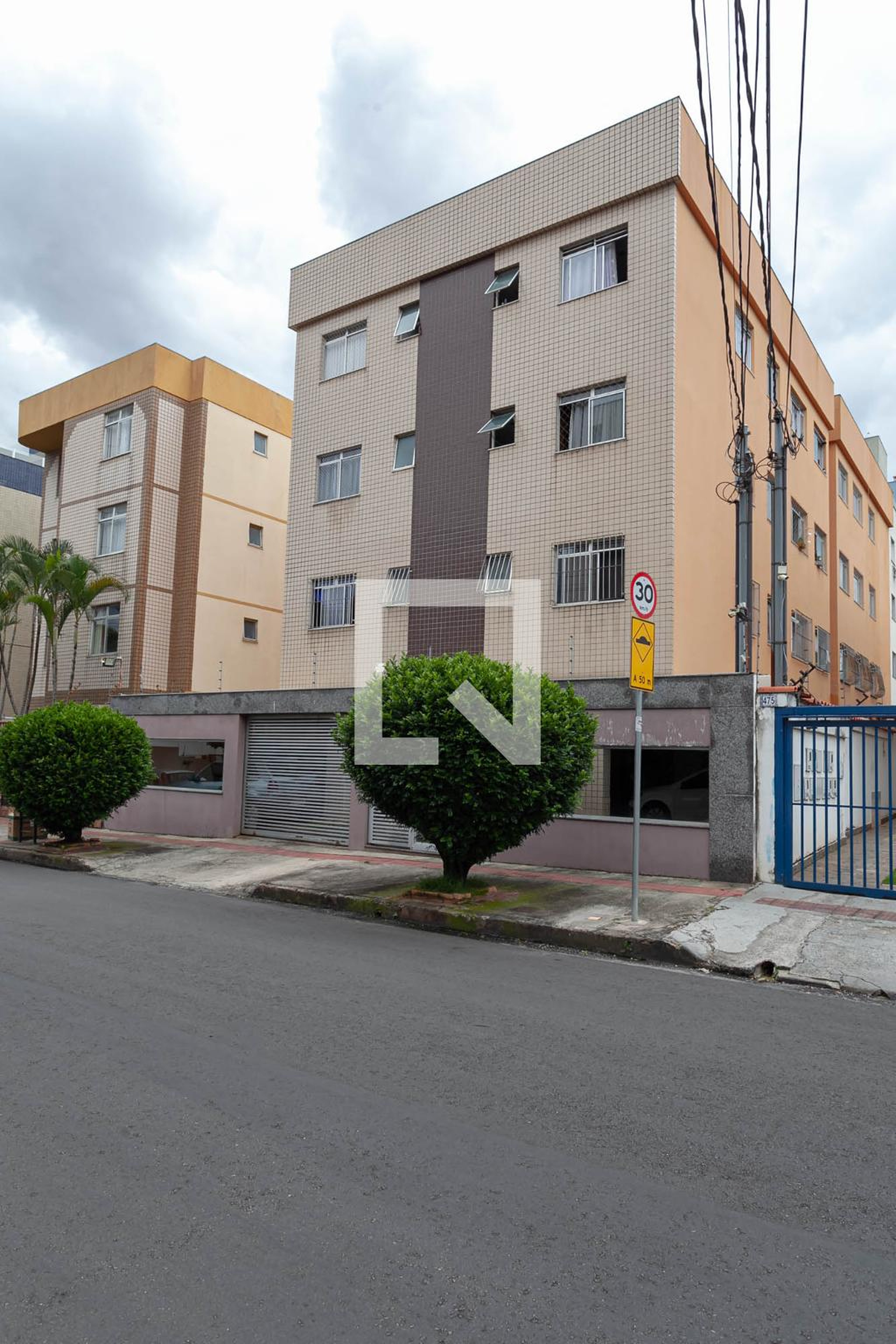 Fachada do prédio Condomínio Daniela Cristina