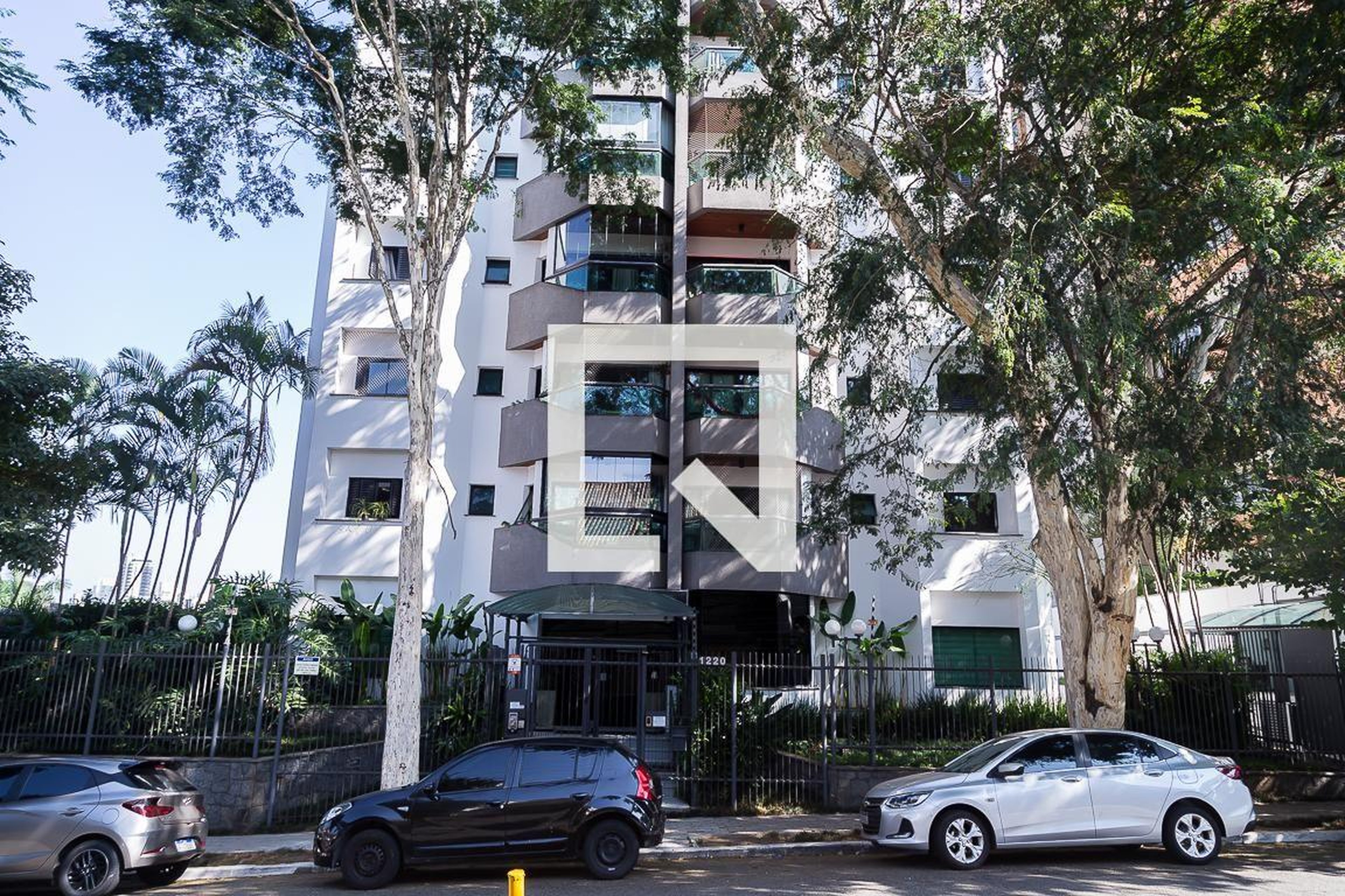Fachada Condomínio Amadeu rey