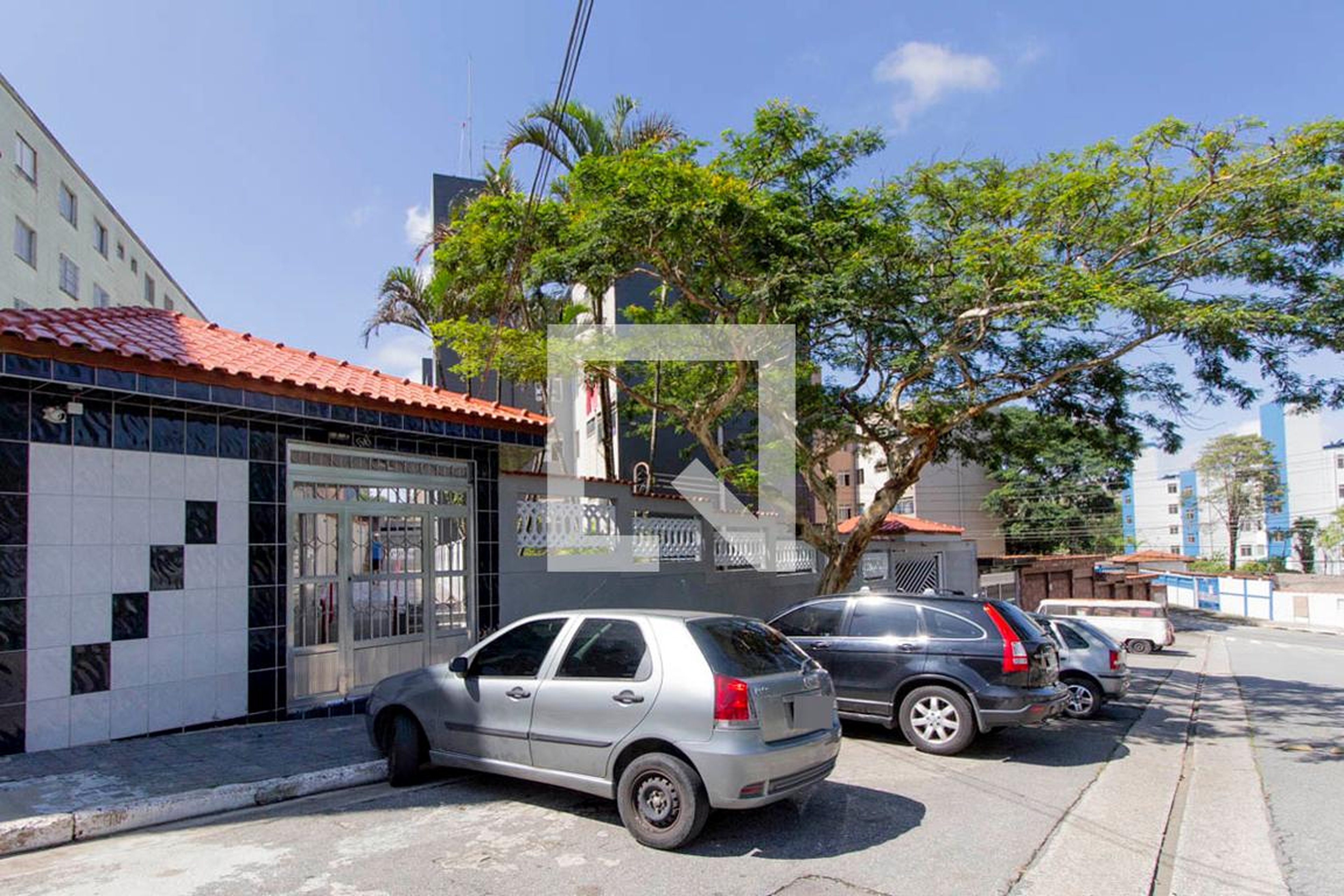 Fachada Condomínio em Rua Padre Cláudio Gomes, 56