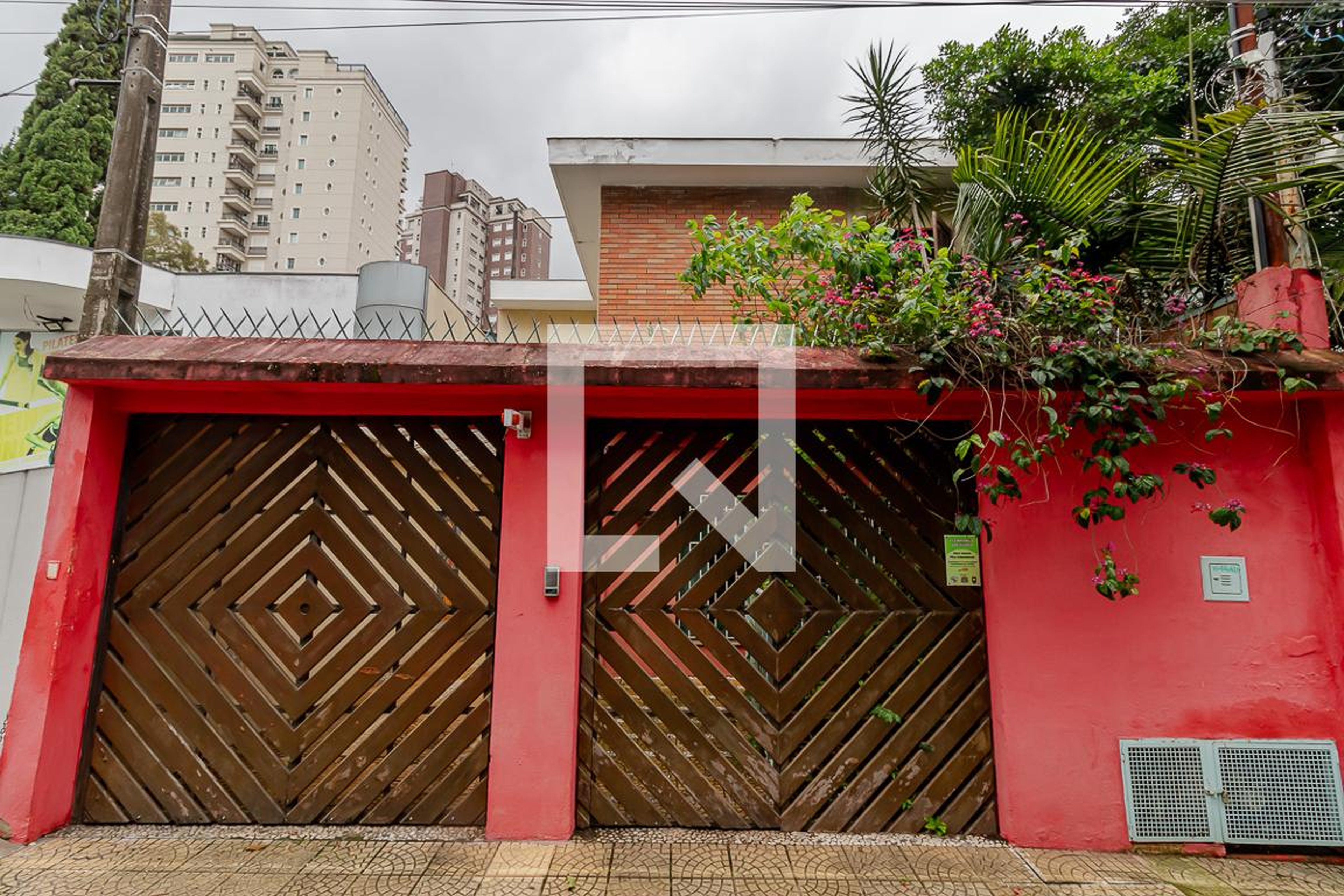 Fachada Condomínio em Rua Batista Cepelos, 129