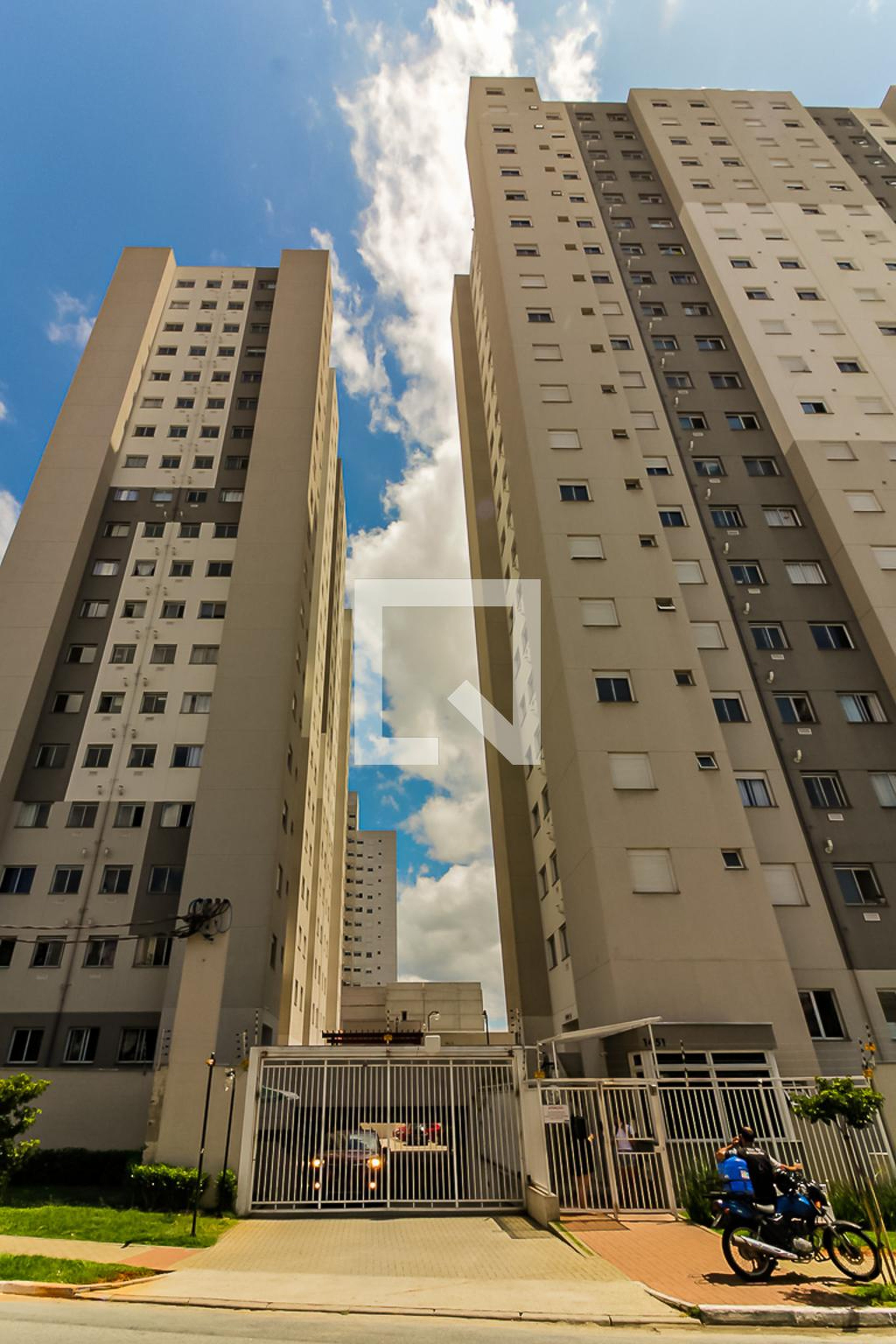 Fachada do Condomínio Condomínio Mixer Jump