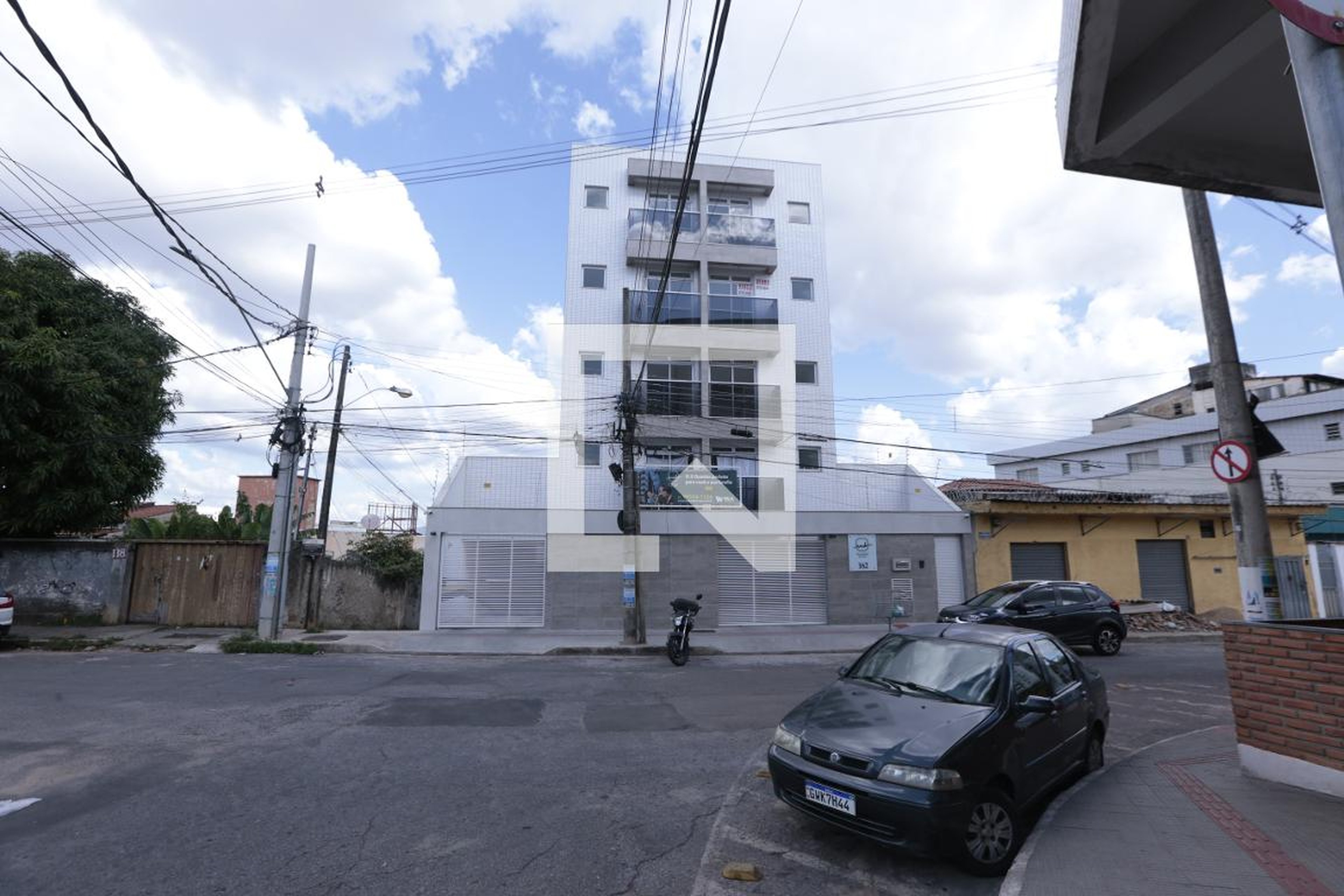 Fachada Condomínio em Rua Monsenhor Bicalho, 162