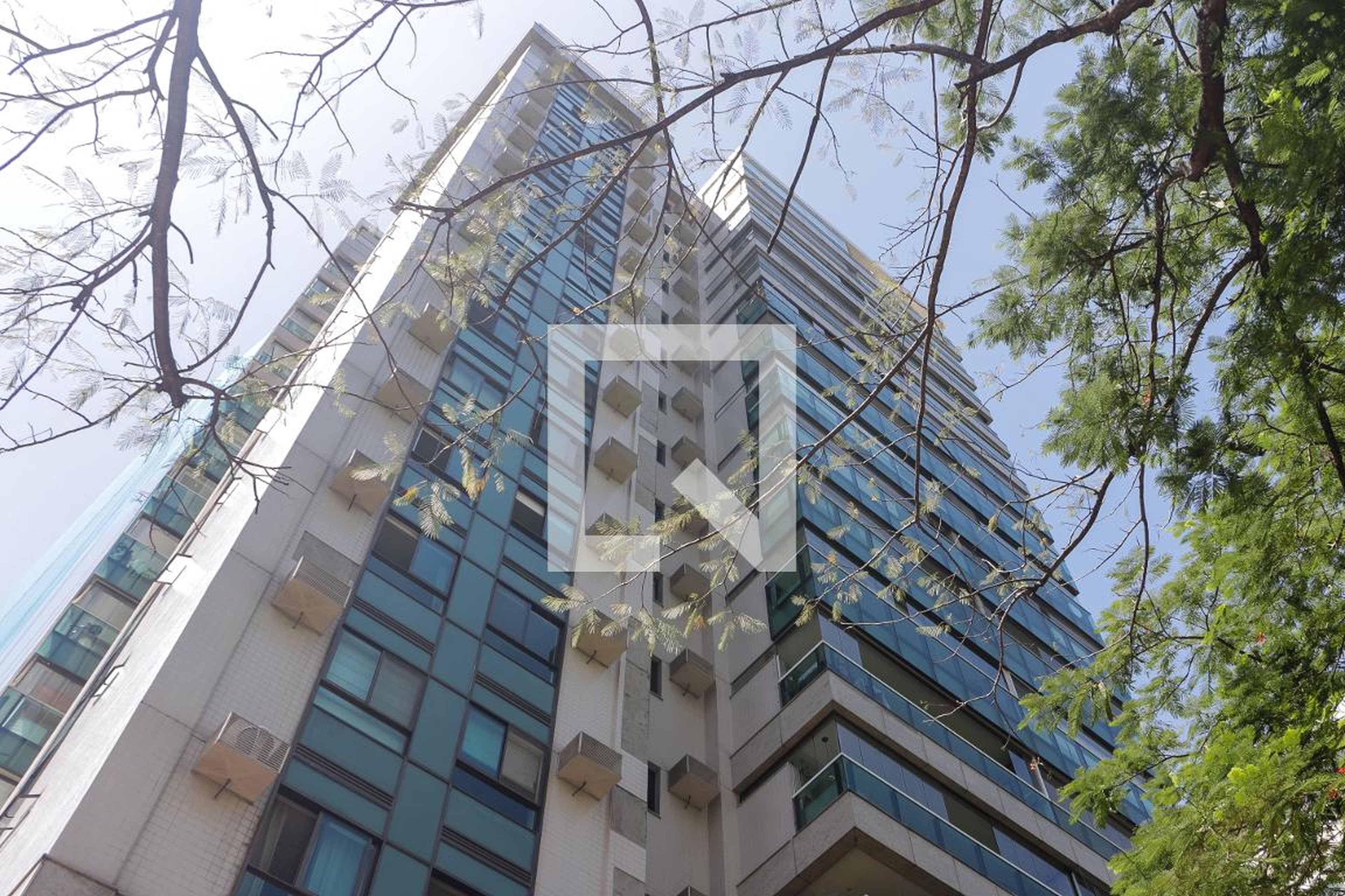 Fachada Condomínio em Rua Pau Brasil, 50