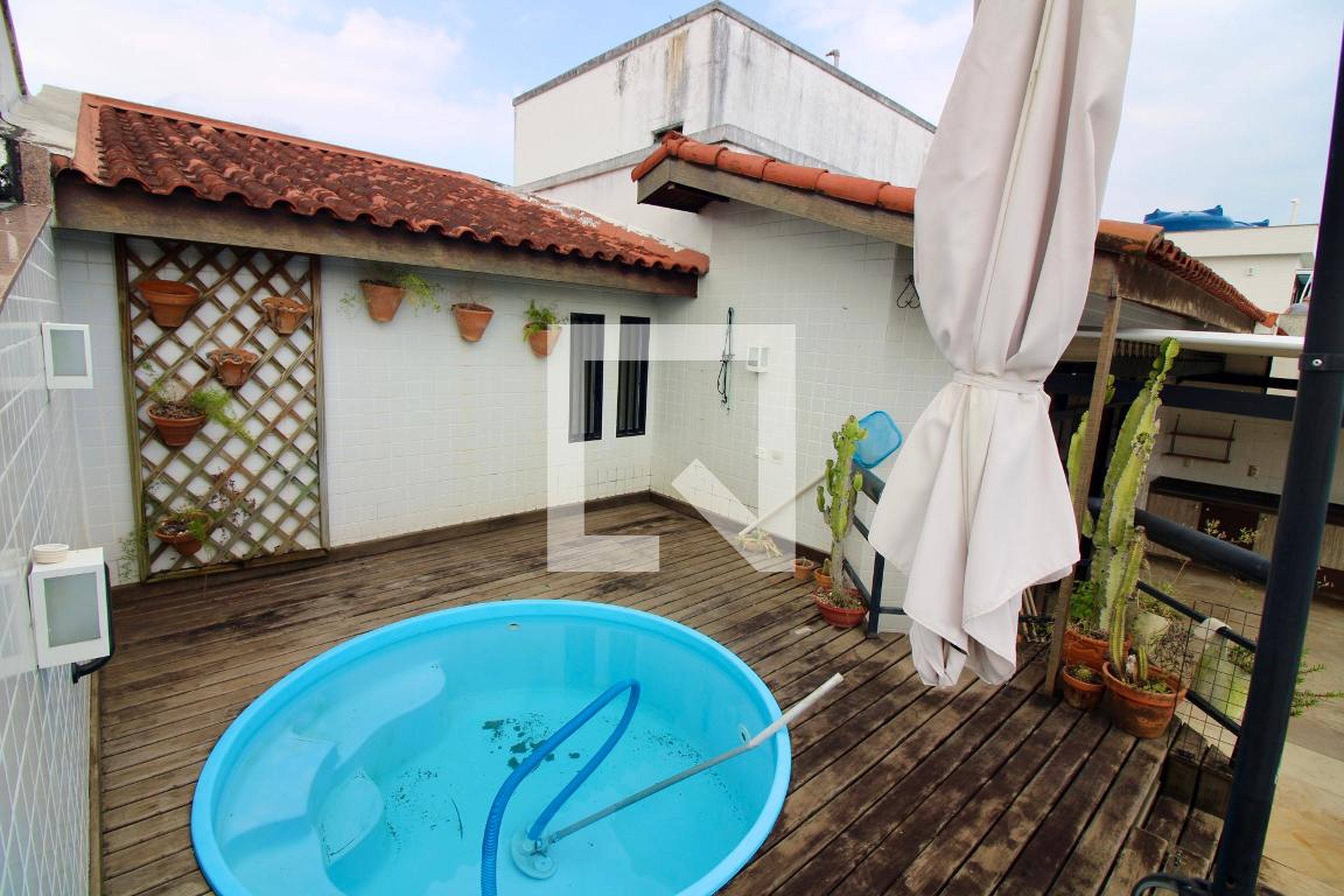 Piscina - Edifício Bandeirantes