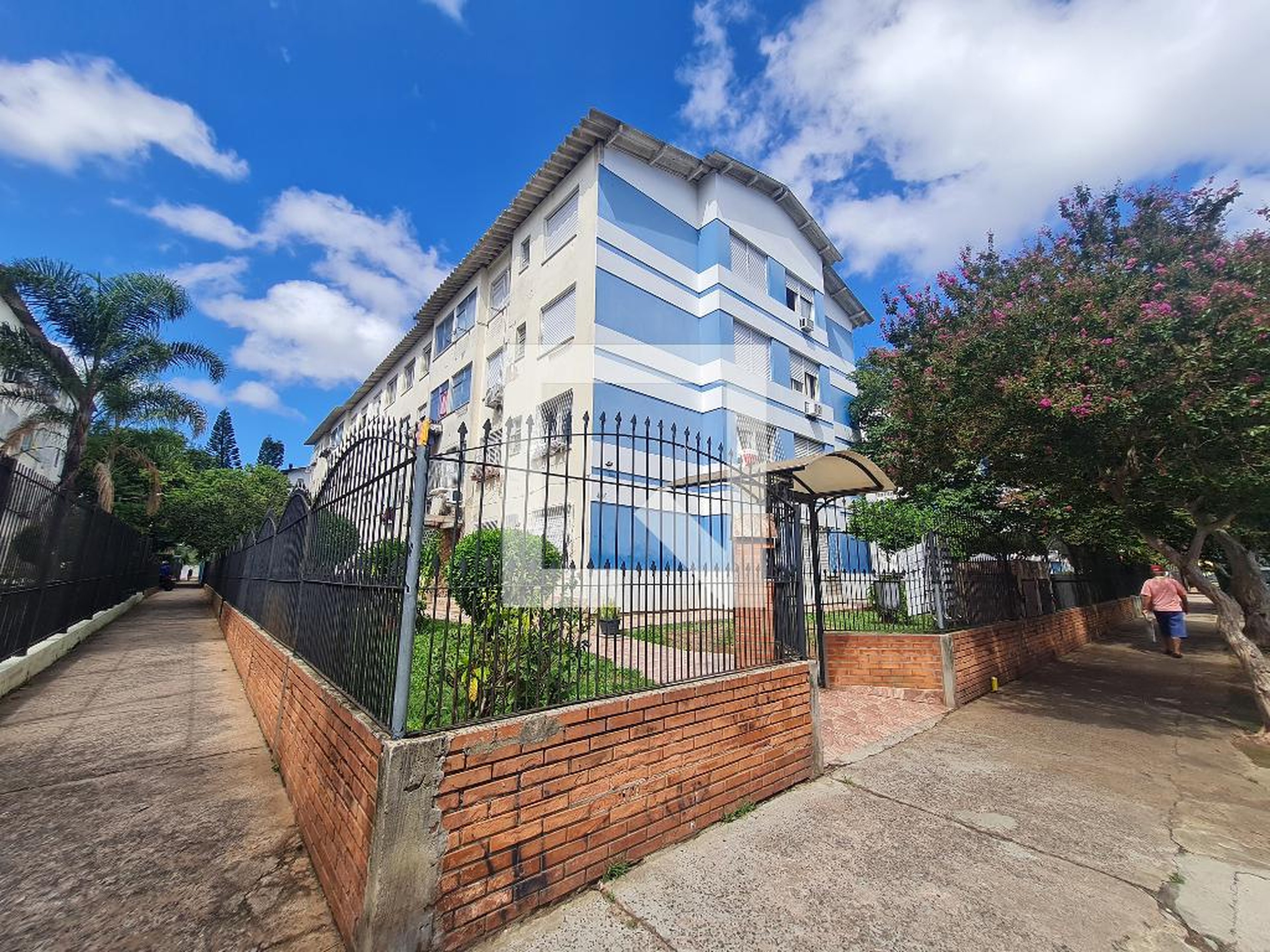 Fachada do Prédio Condomínio em Rua Carlos Estevão, 430