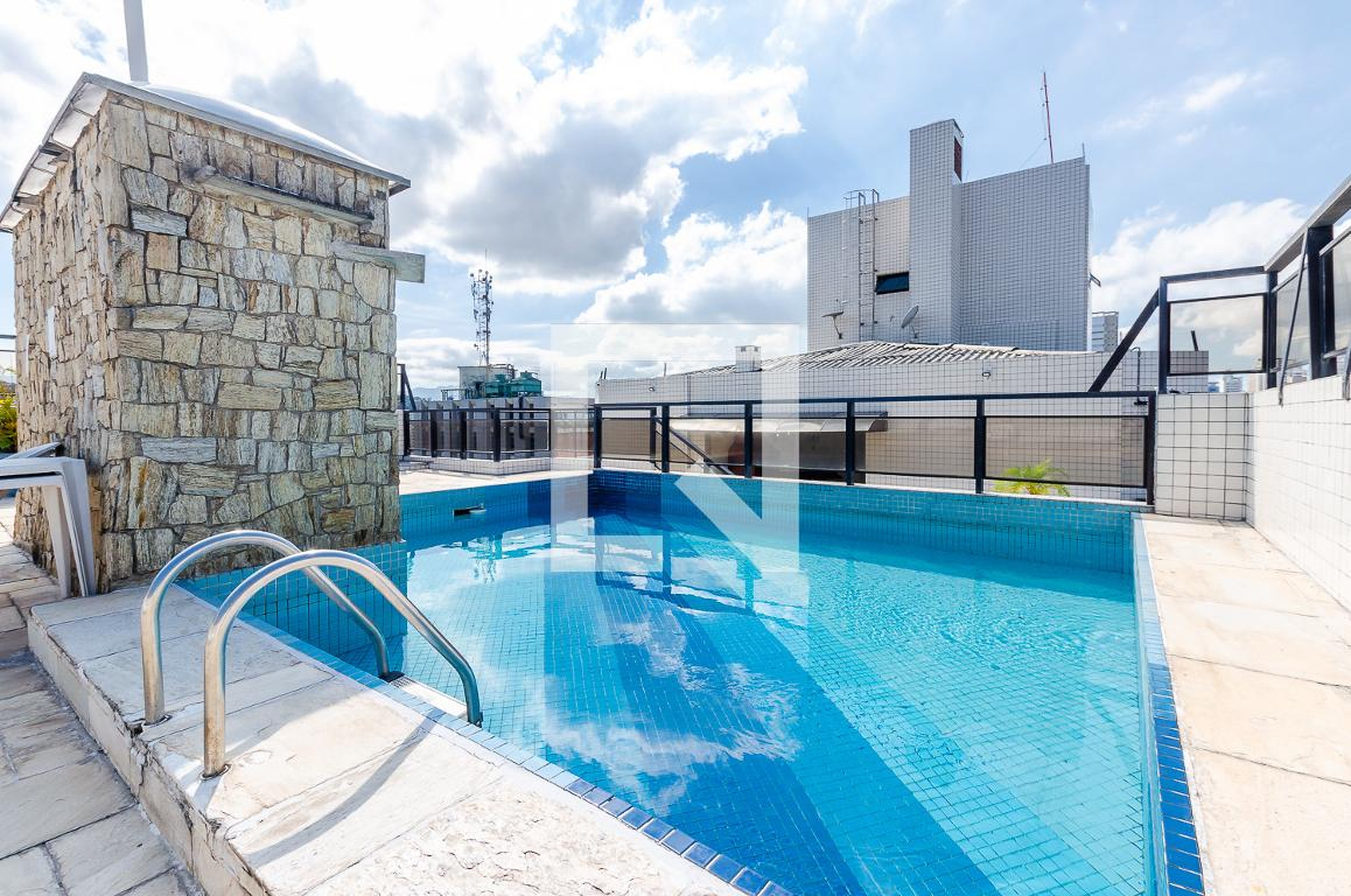 Piscina - Edifício Residencial Paratii
