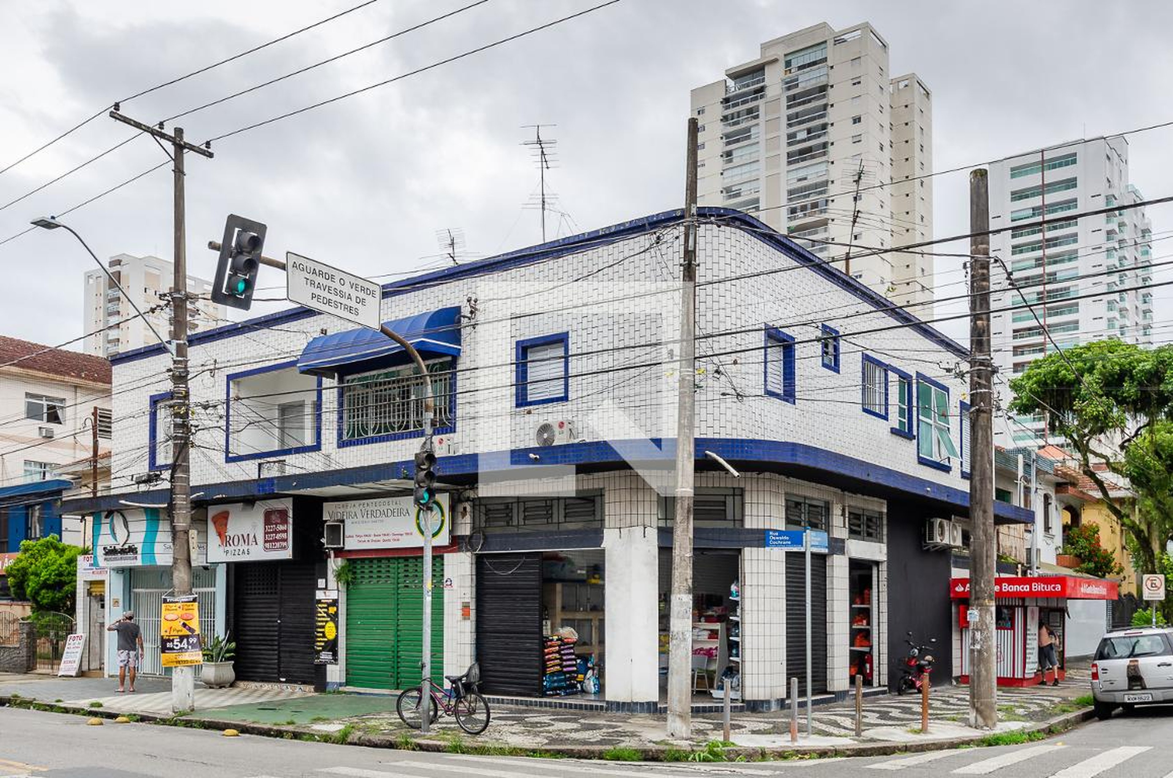 Fachada Condomínio em Rua Vergueiro Steidel, 154