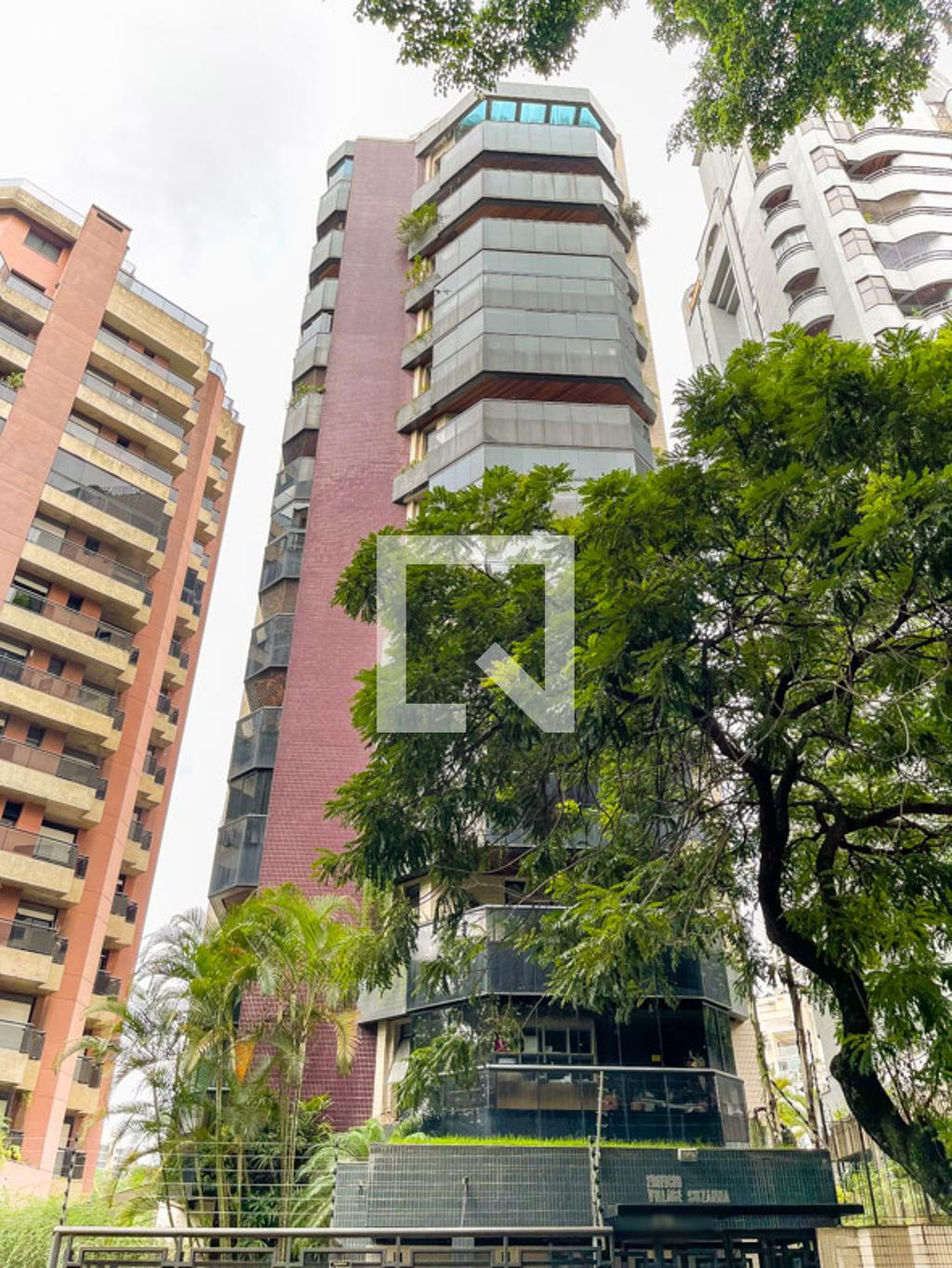 Fachada Condomínio Village Suzanna