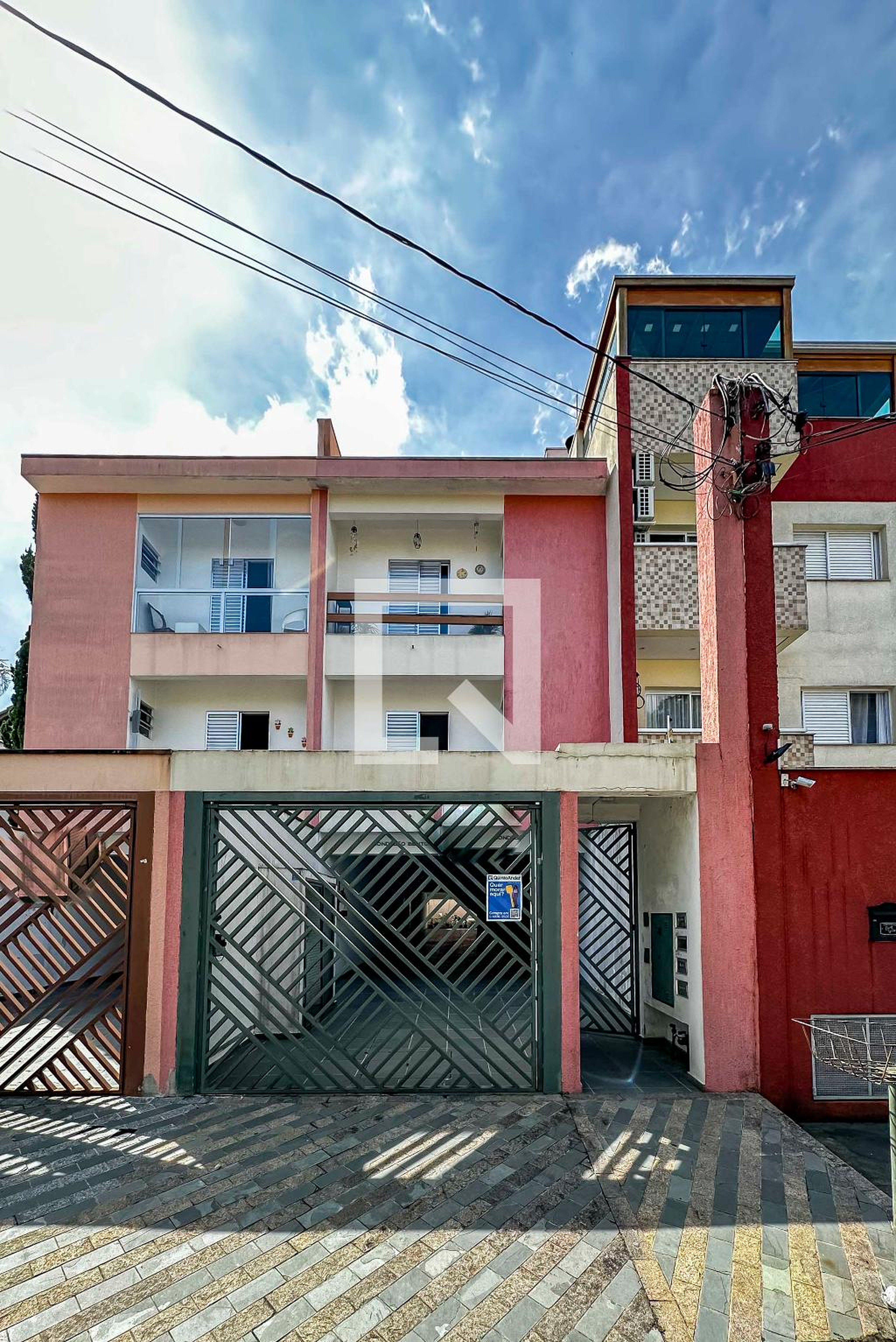 Fachada Condomínio em Rua Atibaia, 166