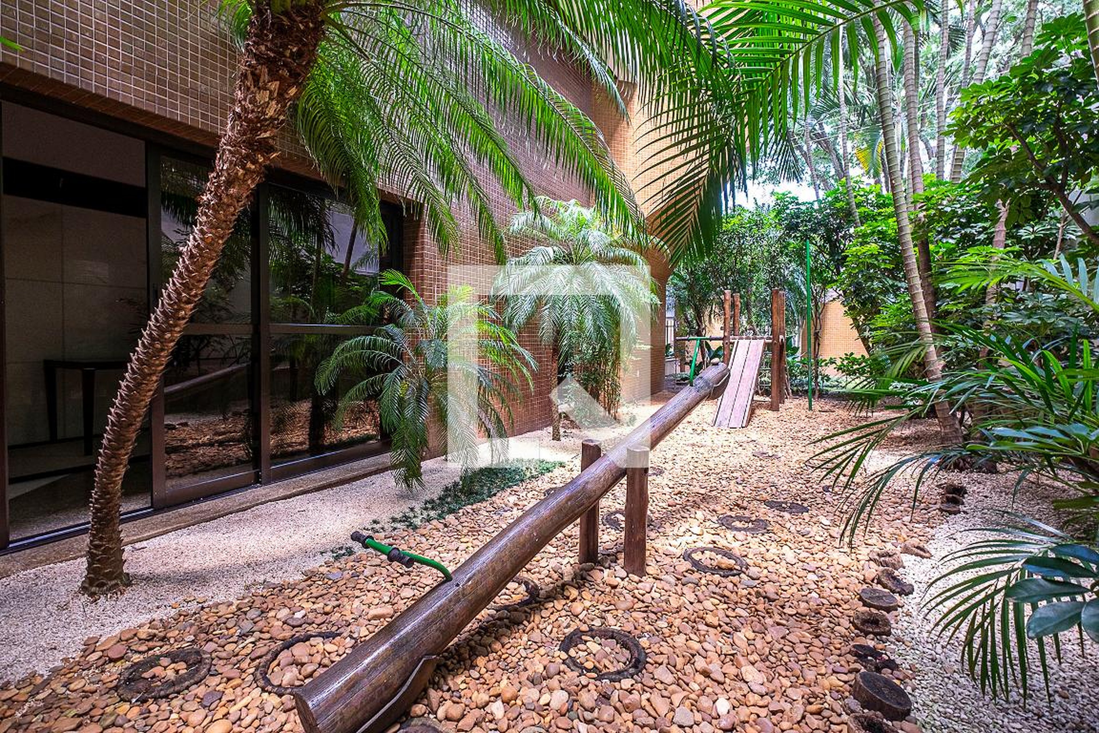 Playground - The Cup