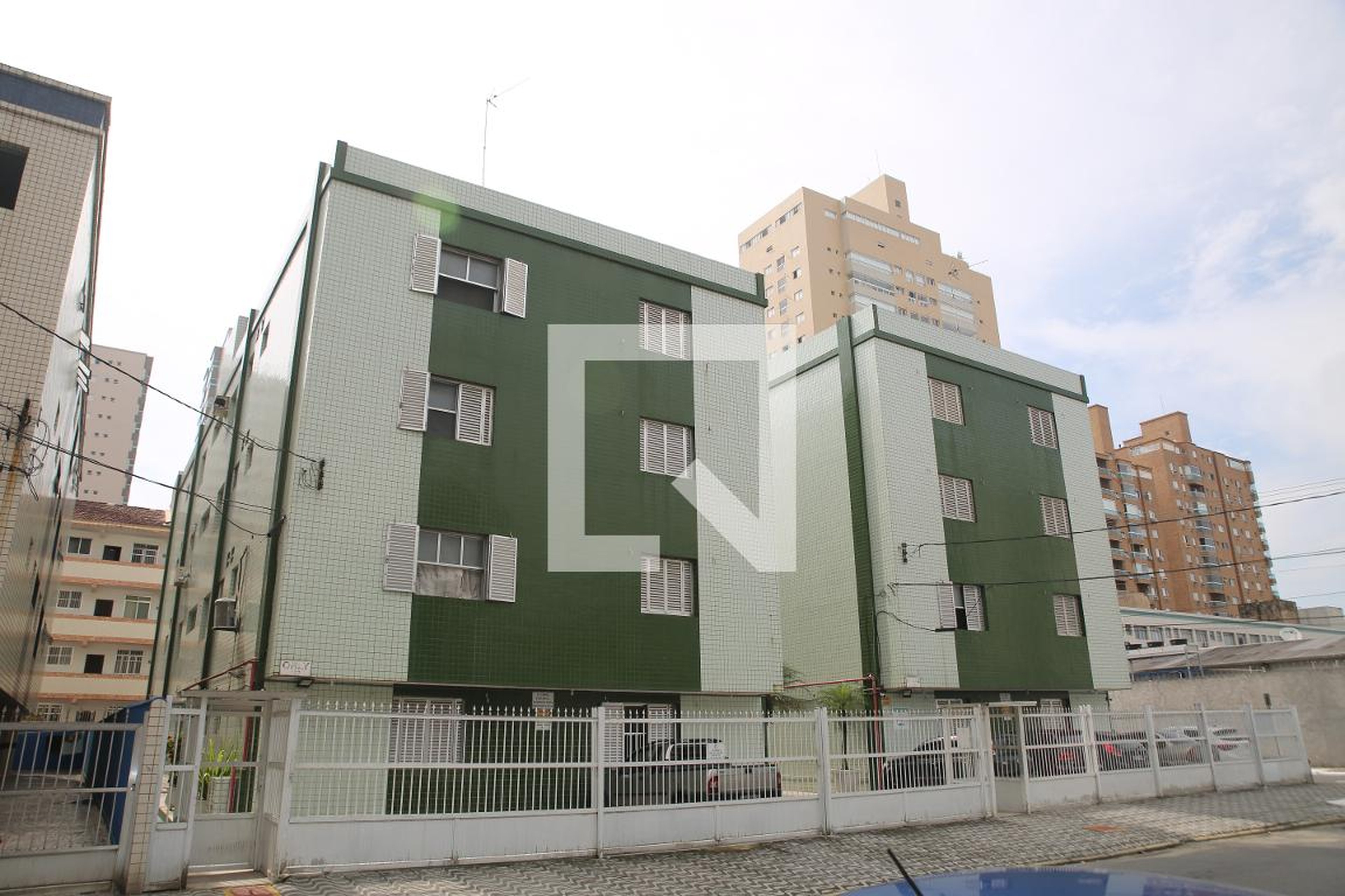 Fachada Condomínio em Rua Londrina, 172