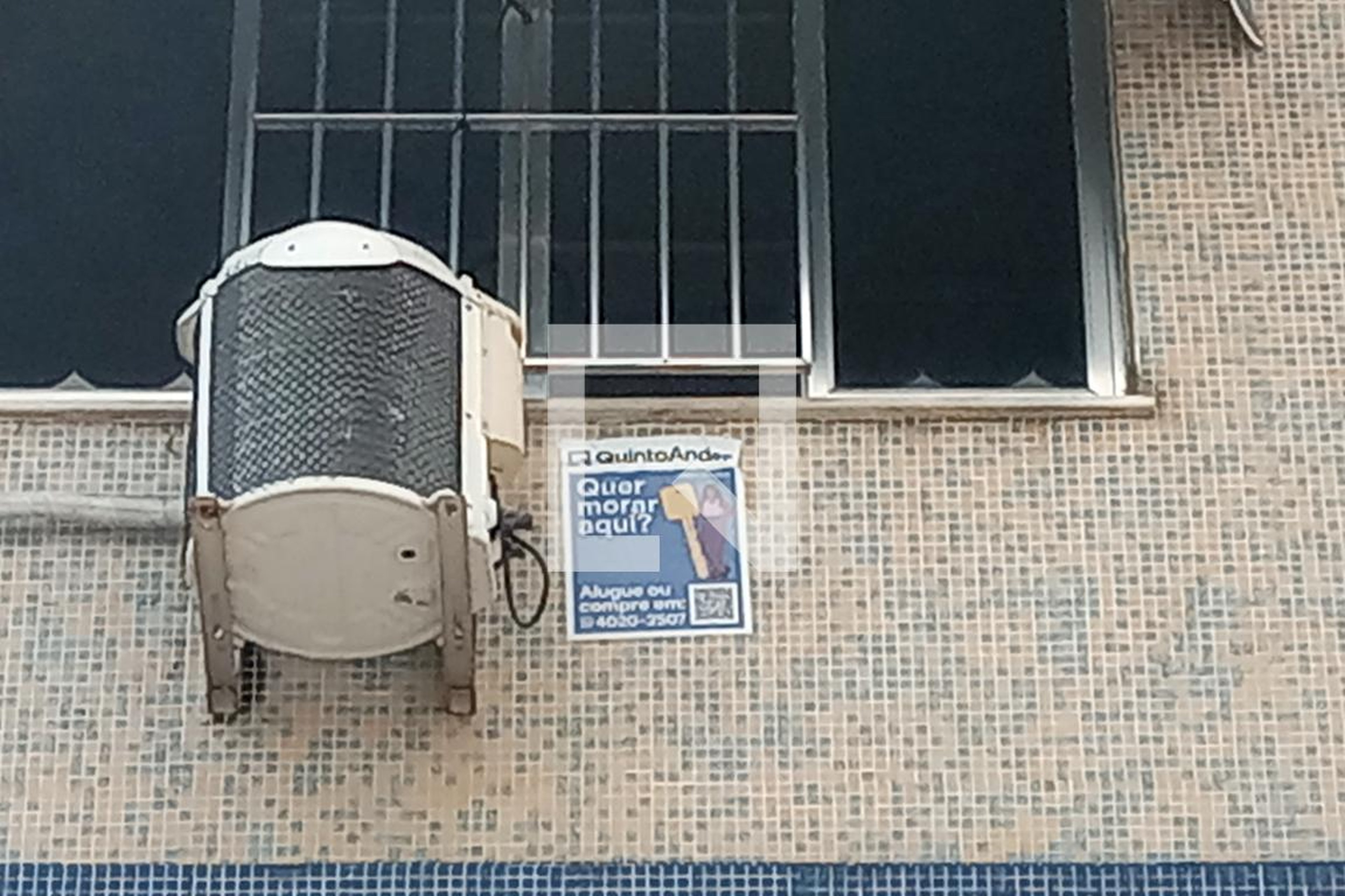 Fachada Condomínio em Rua Jucari, 401